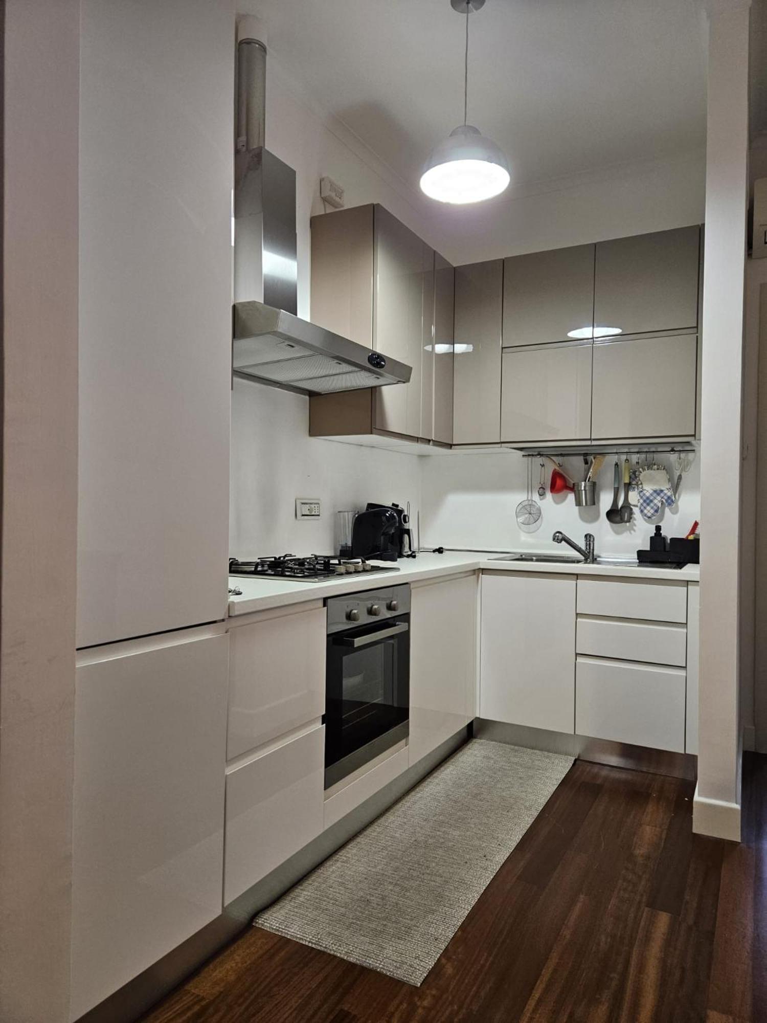Be Your - Barbarella's Apartamento *