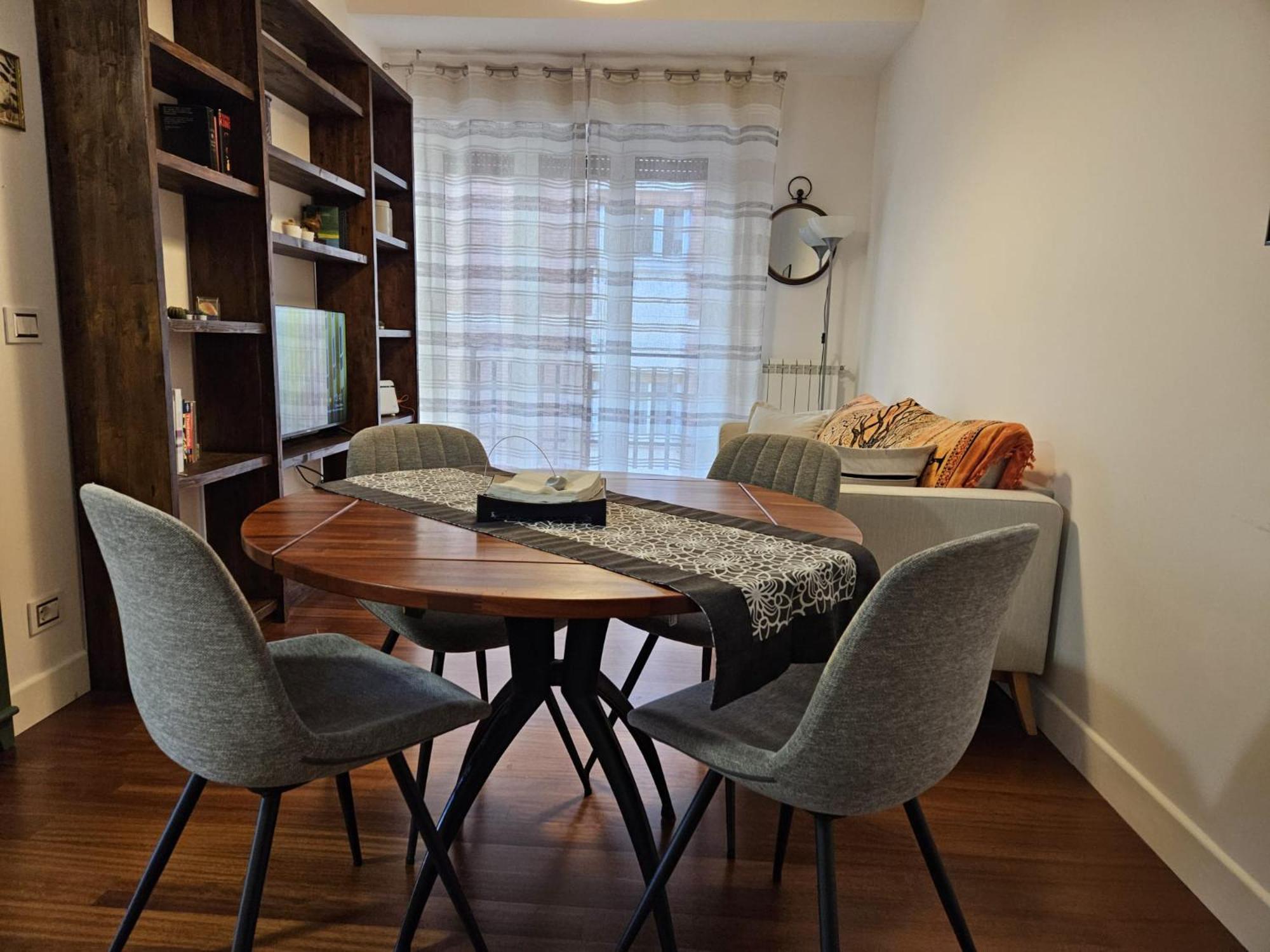 Be Your - Barbarella's Apartamento *