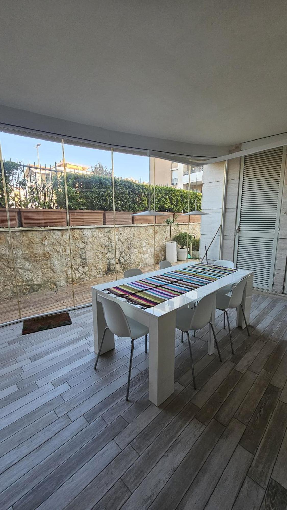 Domus Aqua Luxury Apartment