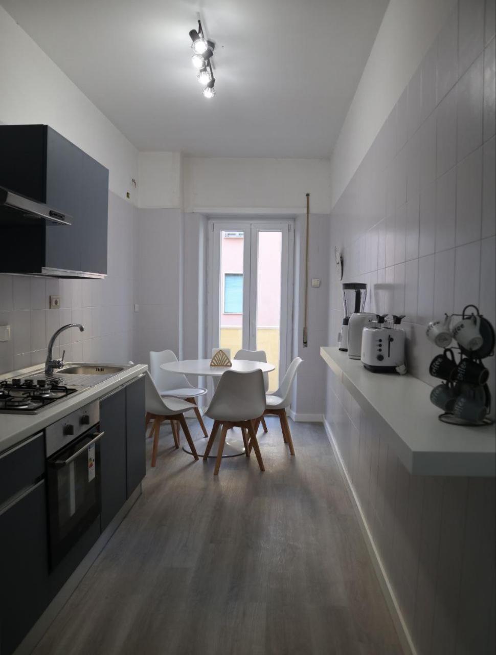 Sara's - Modern Near Metro, Perfect For Families And Groups In Apartment Rome