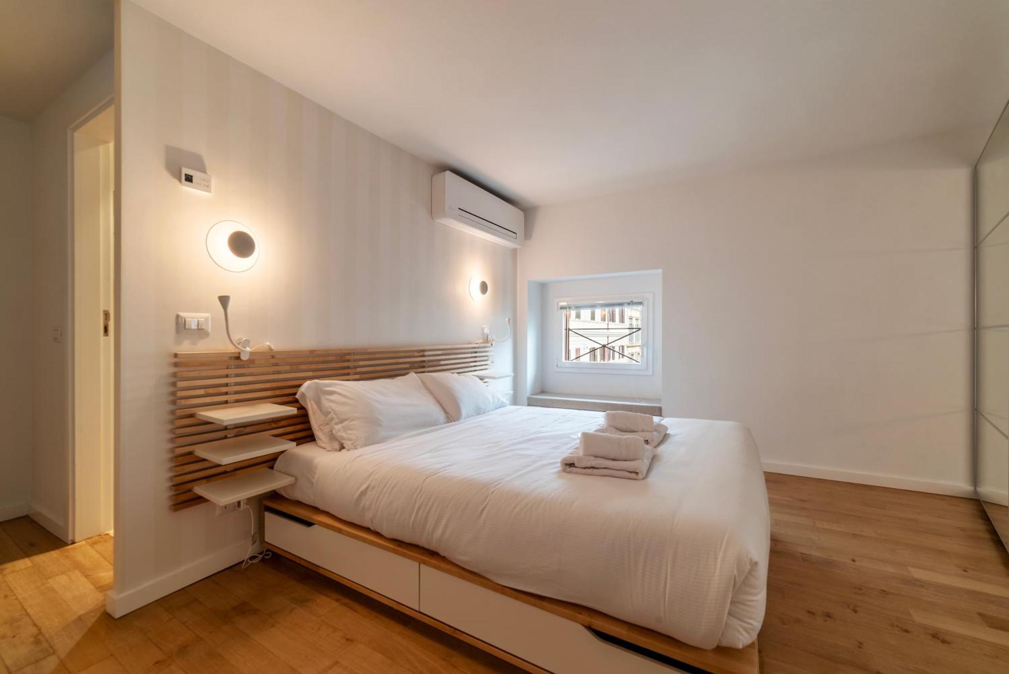 Apartment Luxury 3 Beds 3 Baths, Few Steps From Center Rome