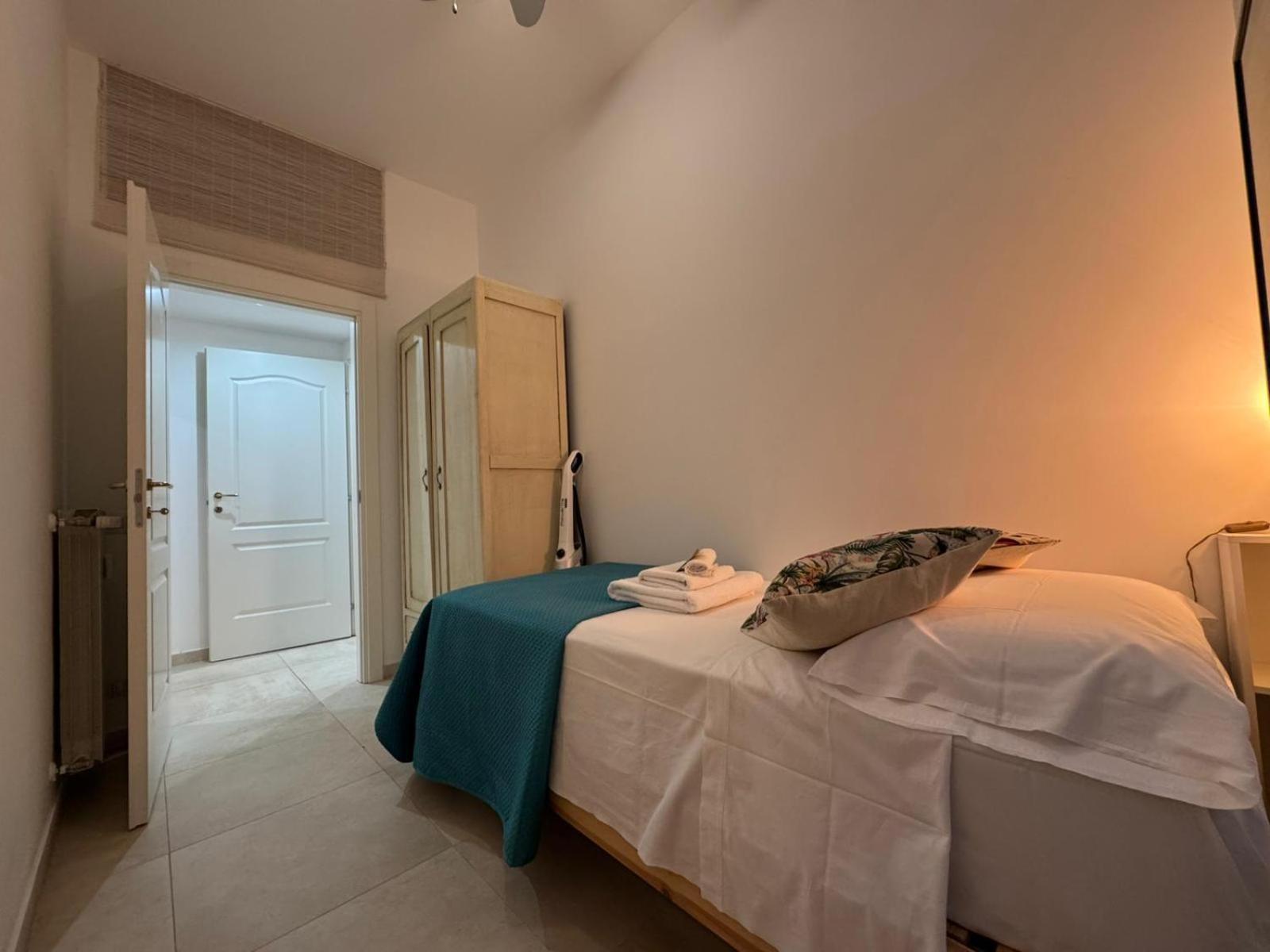 Warm Hideaway In Vibrant Tuscolano Apartment Rome