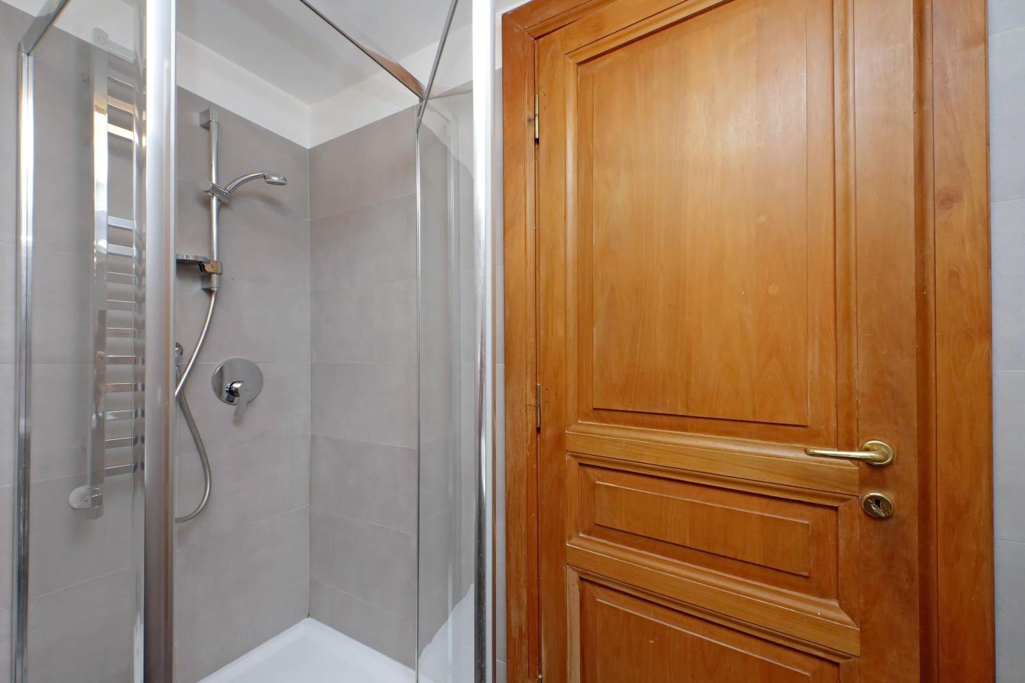 Luxury In The Ghetto's Heart Apartment