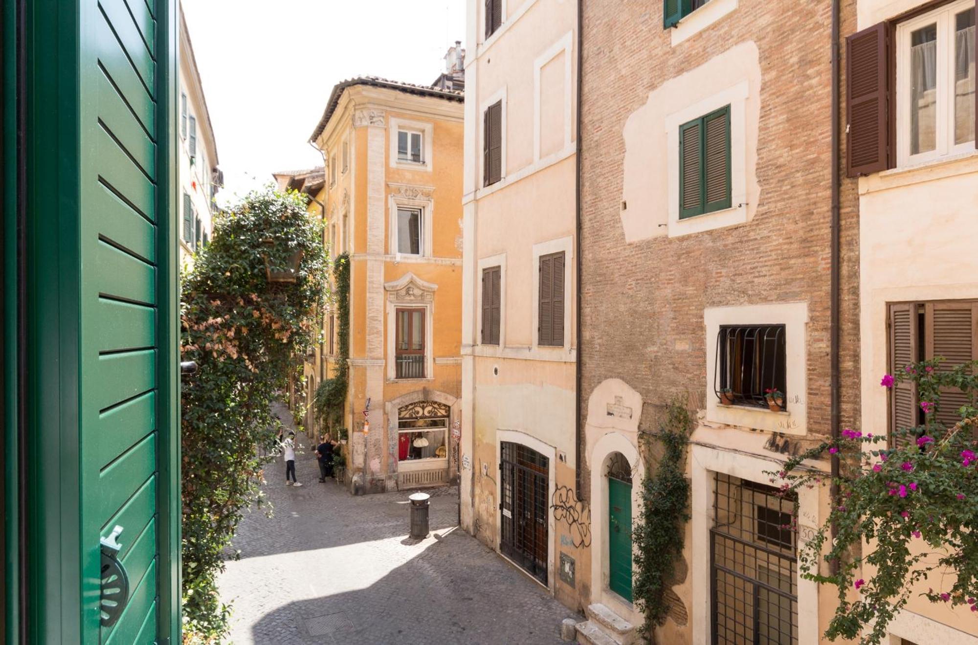 Moro7 Apartment-stylish & Bright-piazza Trilussa Apartment Rome