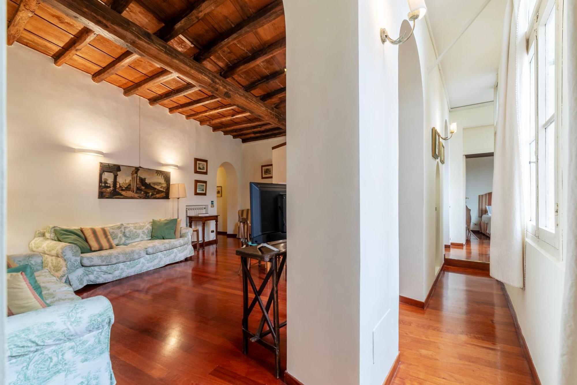 Clock Terrace House Roma