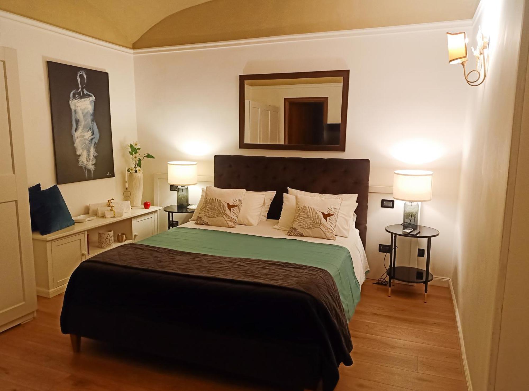 Luxury Apartment *