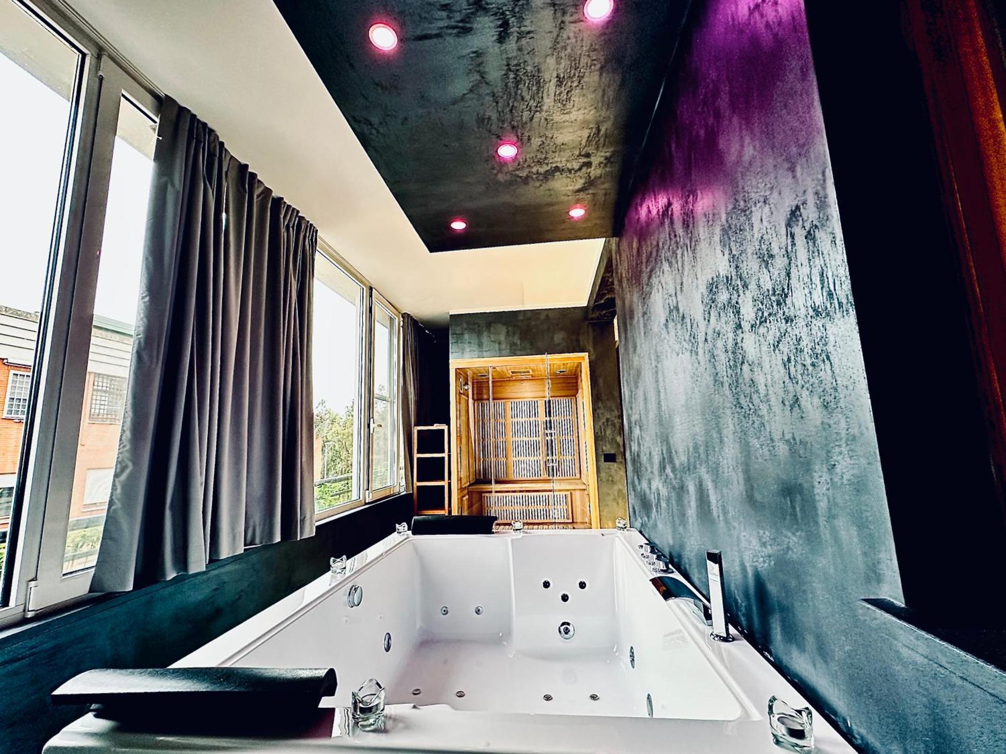 Luxury With And Free Parking Holiday home