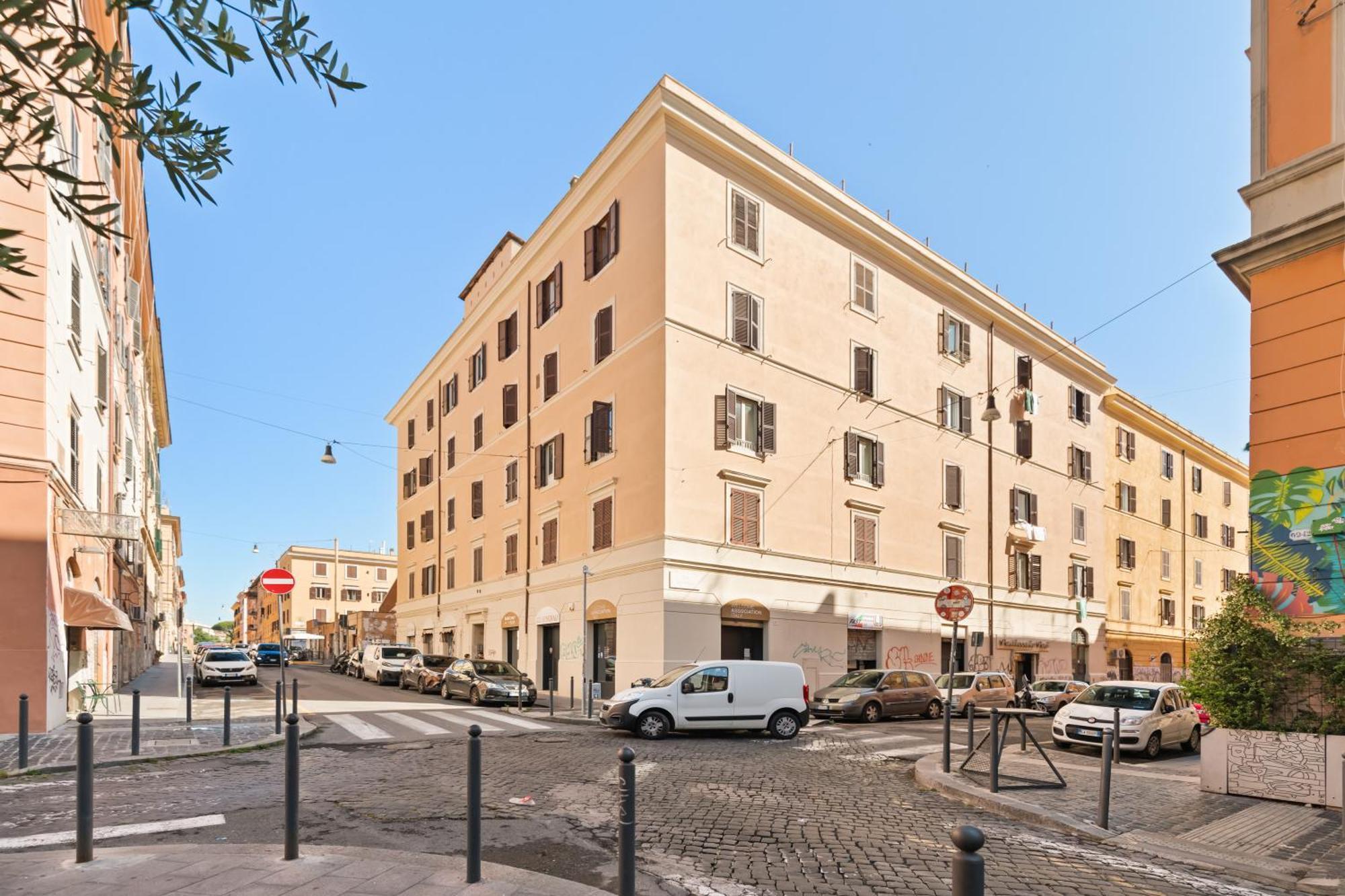 San Lorenzo Moderna Apartment Rome