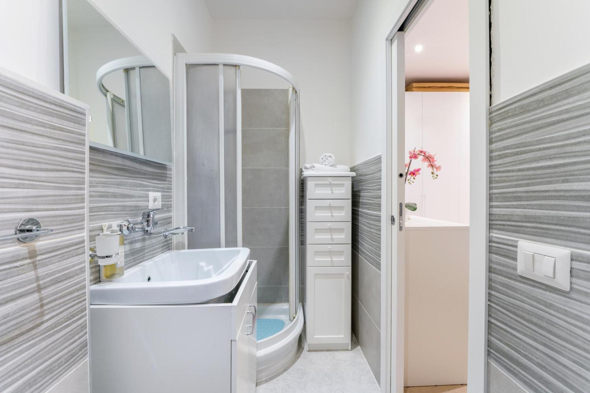 Apartment Silver Dream Cornelia, Elegant With Car Park Rome