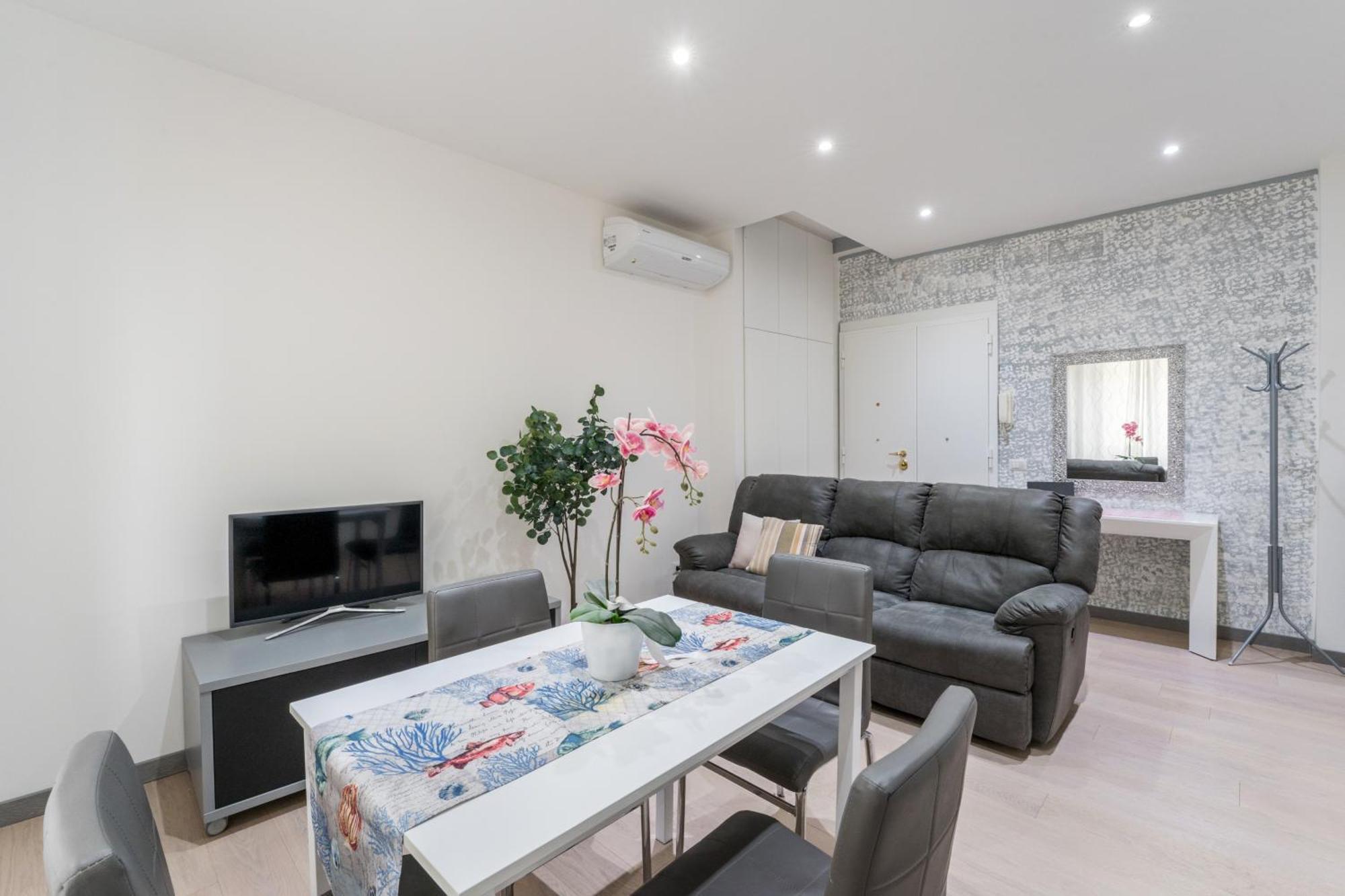 Silver Dream Cornelia, Elegant With Car Park Apartment *