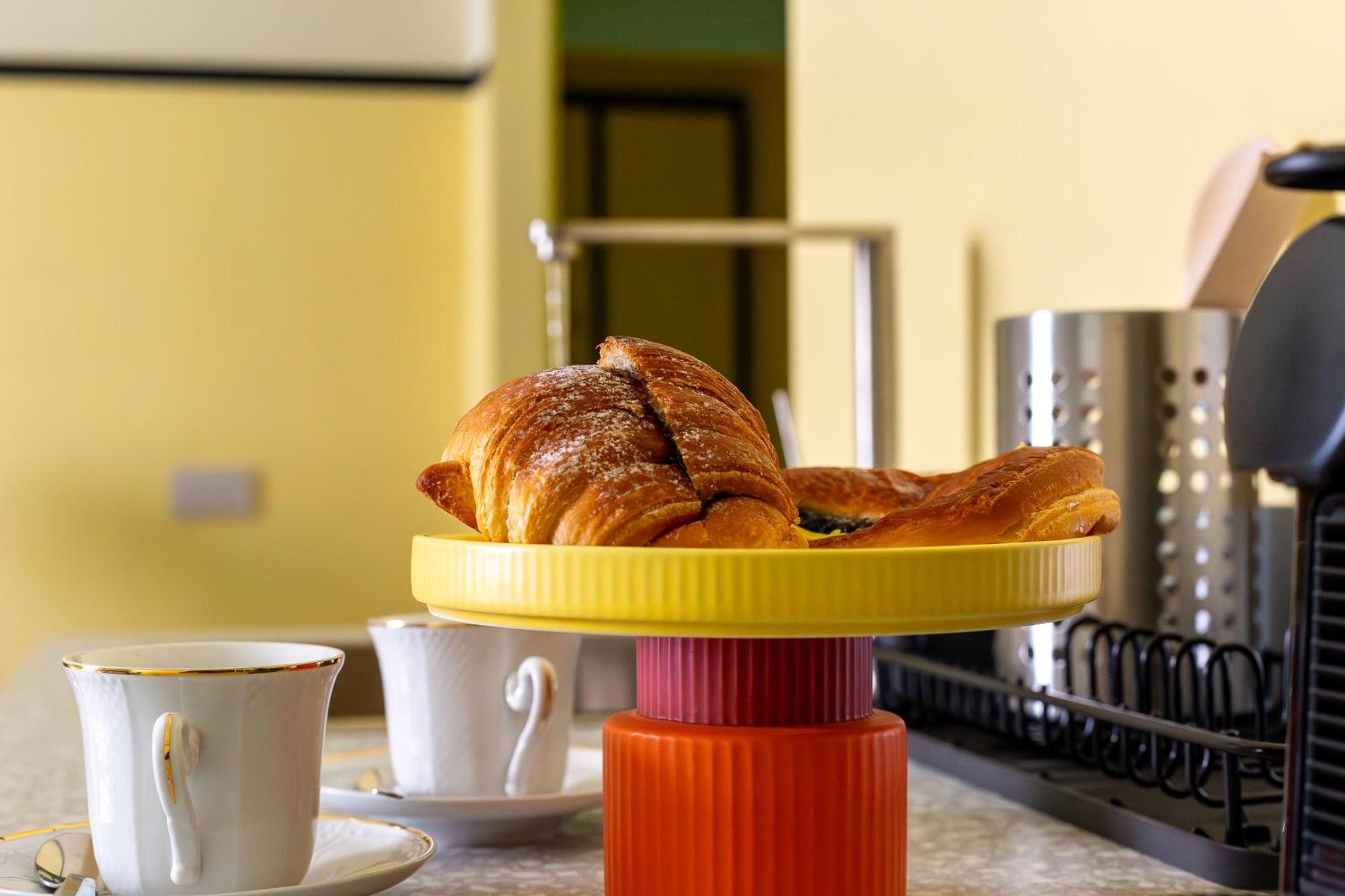 Apartment Iflat Colorful New In Esquilino Rome