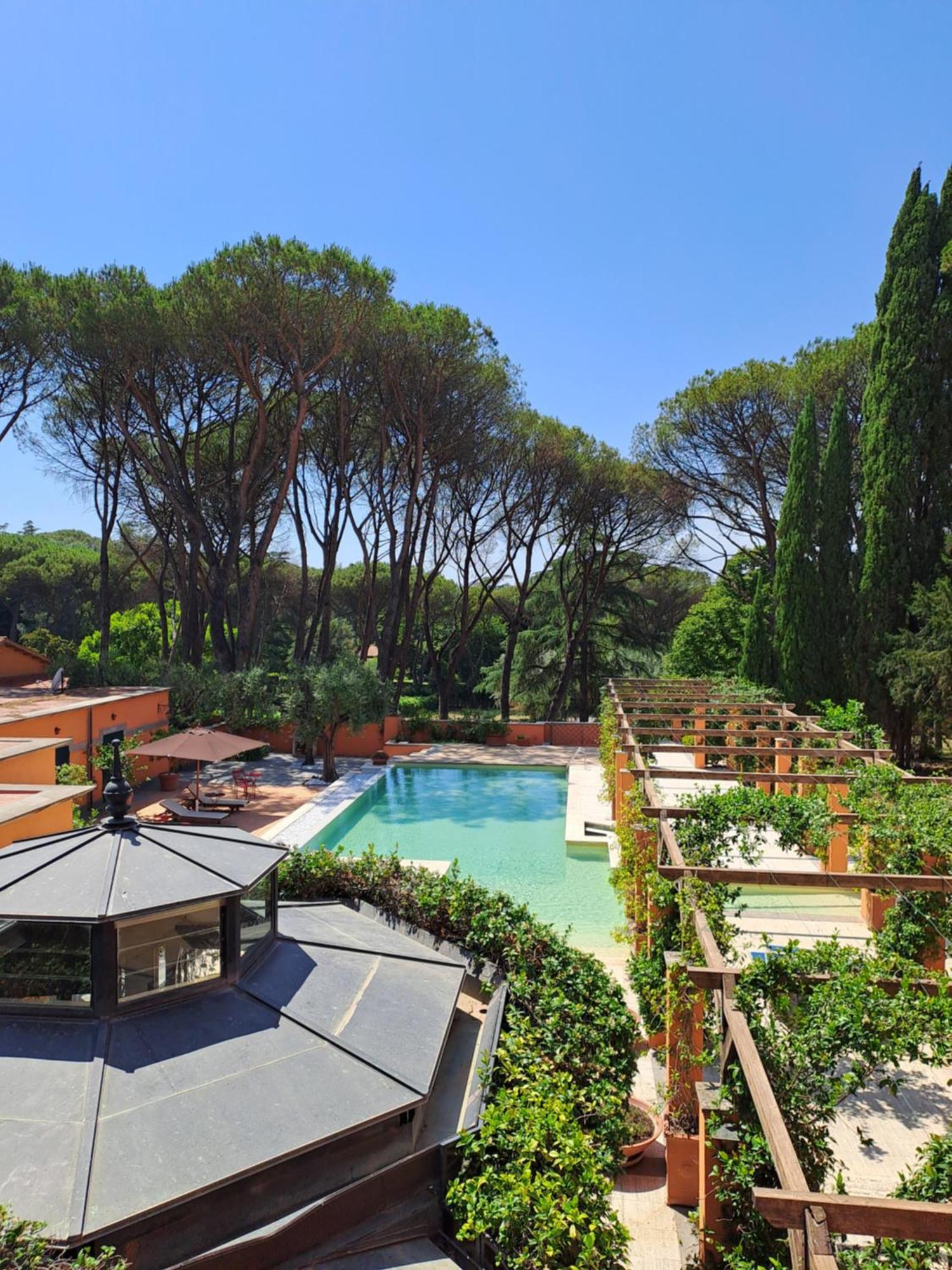Hero's Garden Relais