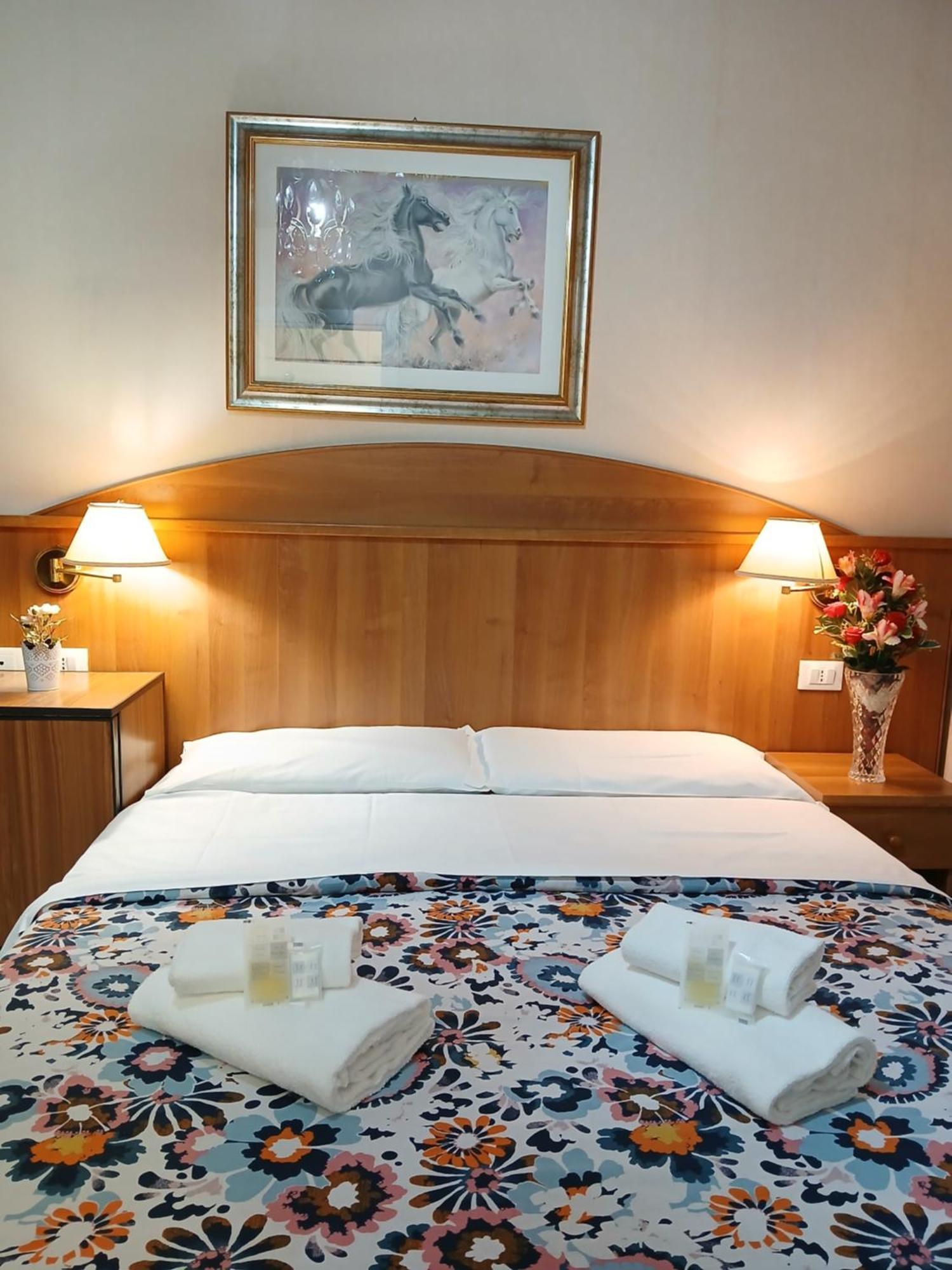 Nahid Guest house *