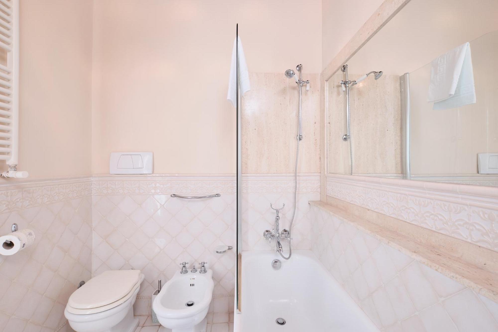 Penthouse With A View Of - 2 Bedrooms And 2 Bathrooms Rome