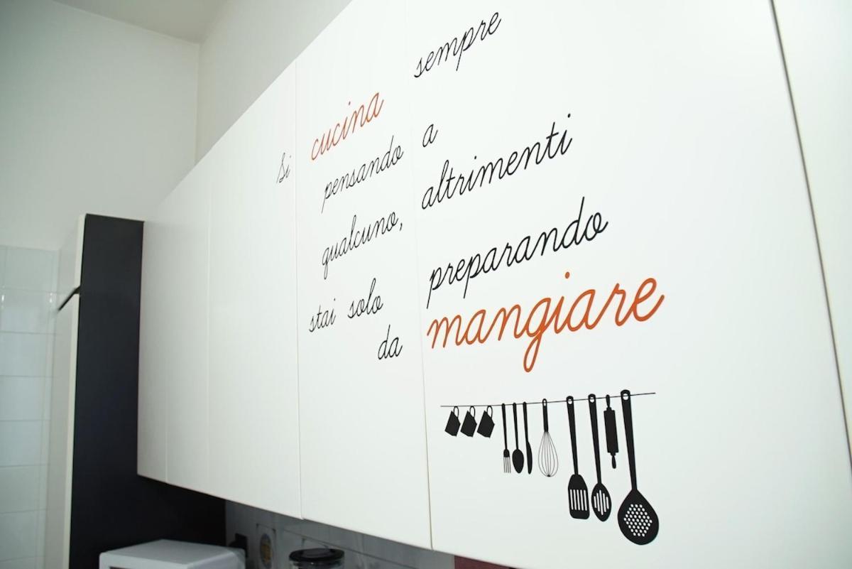 Apartment Flour - *