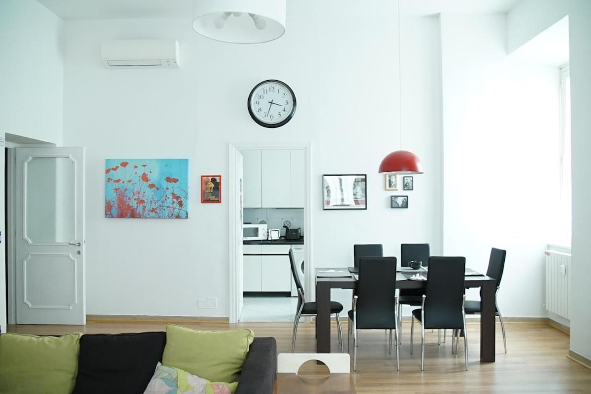 Apartment Flour -