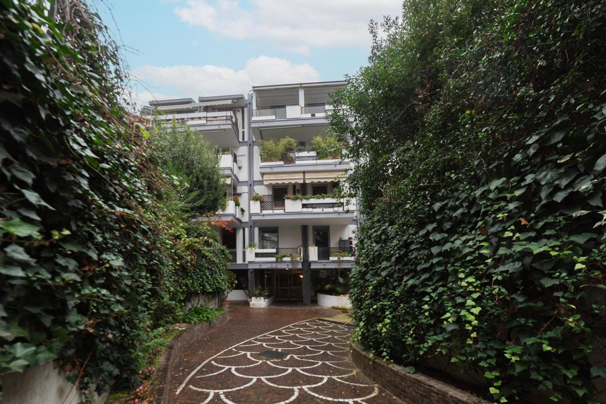 Borghese Luxury Apartment Rome