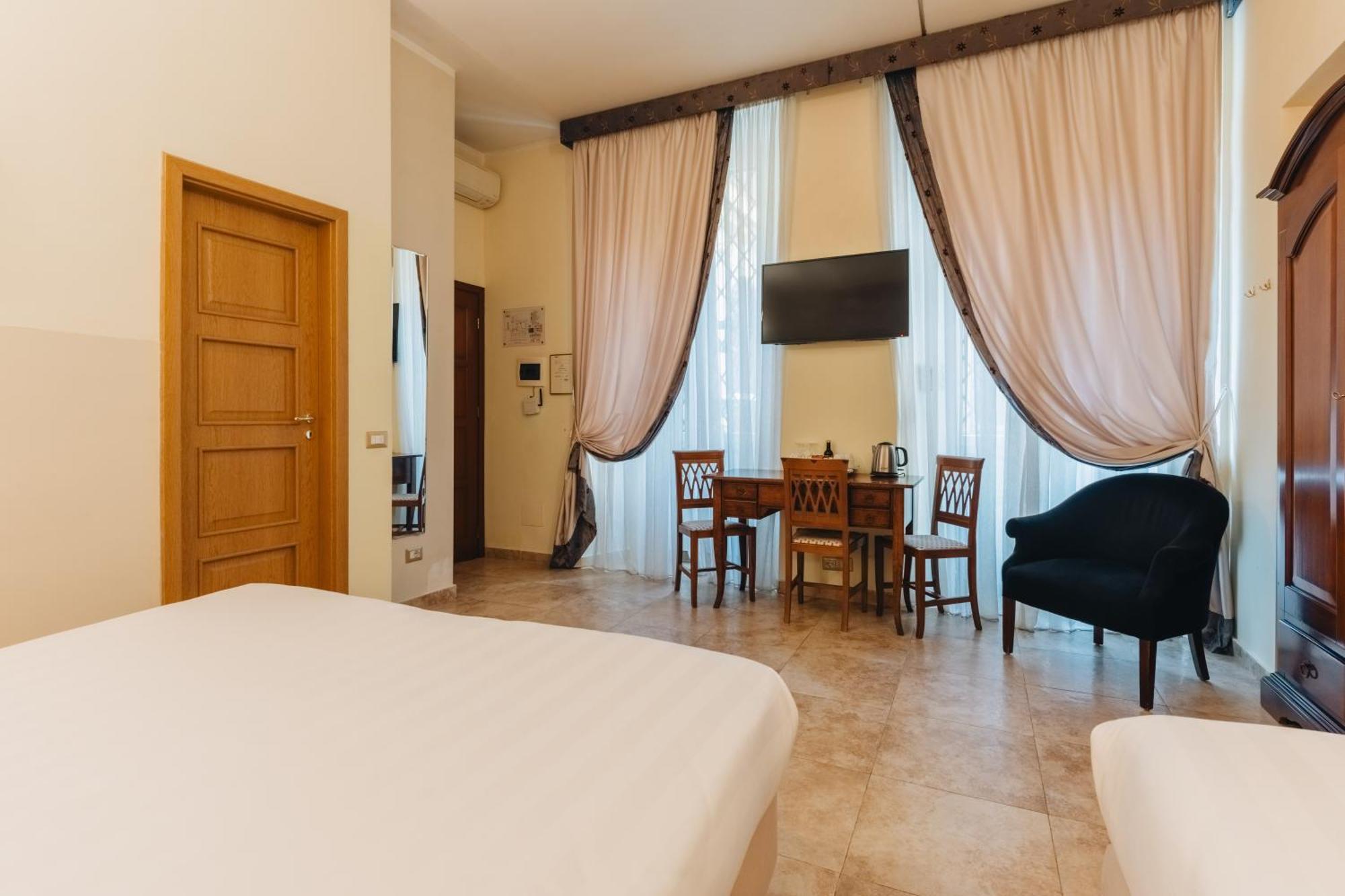 Hotel Le Clarisse Pantheon 3*