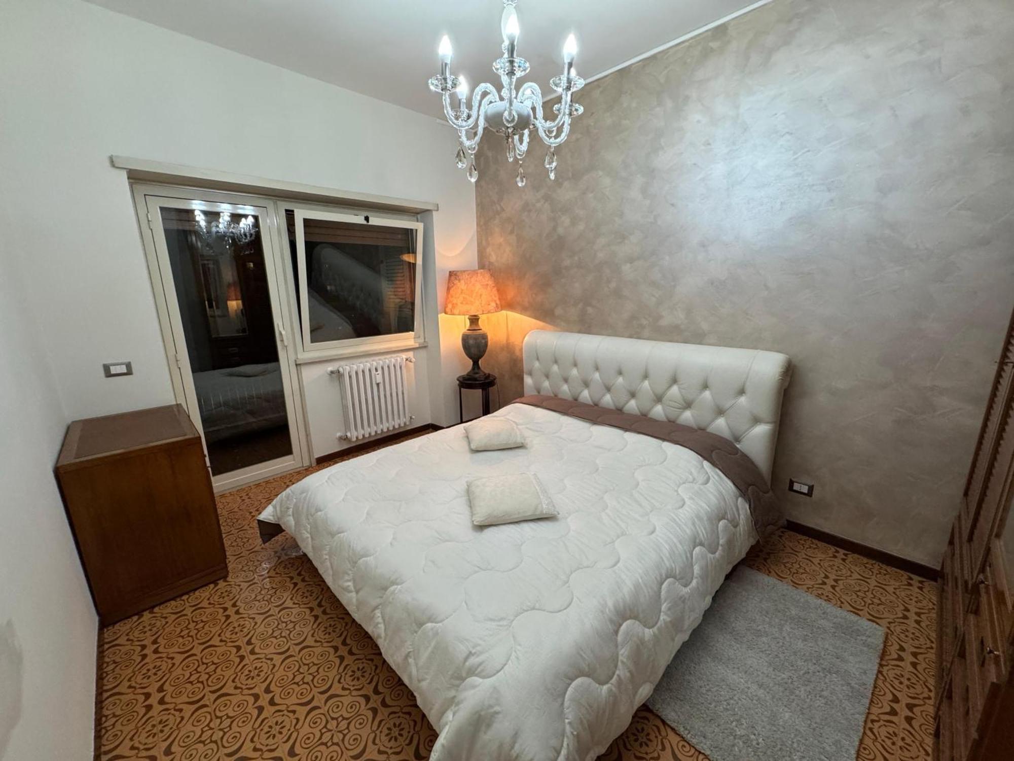 Elegant Apartment *