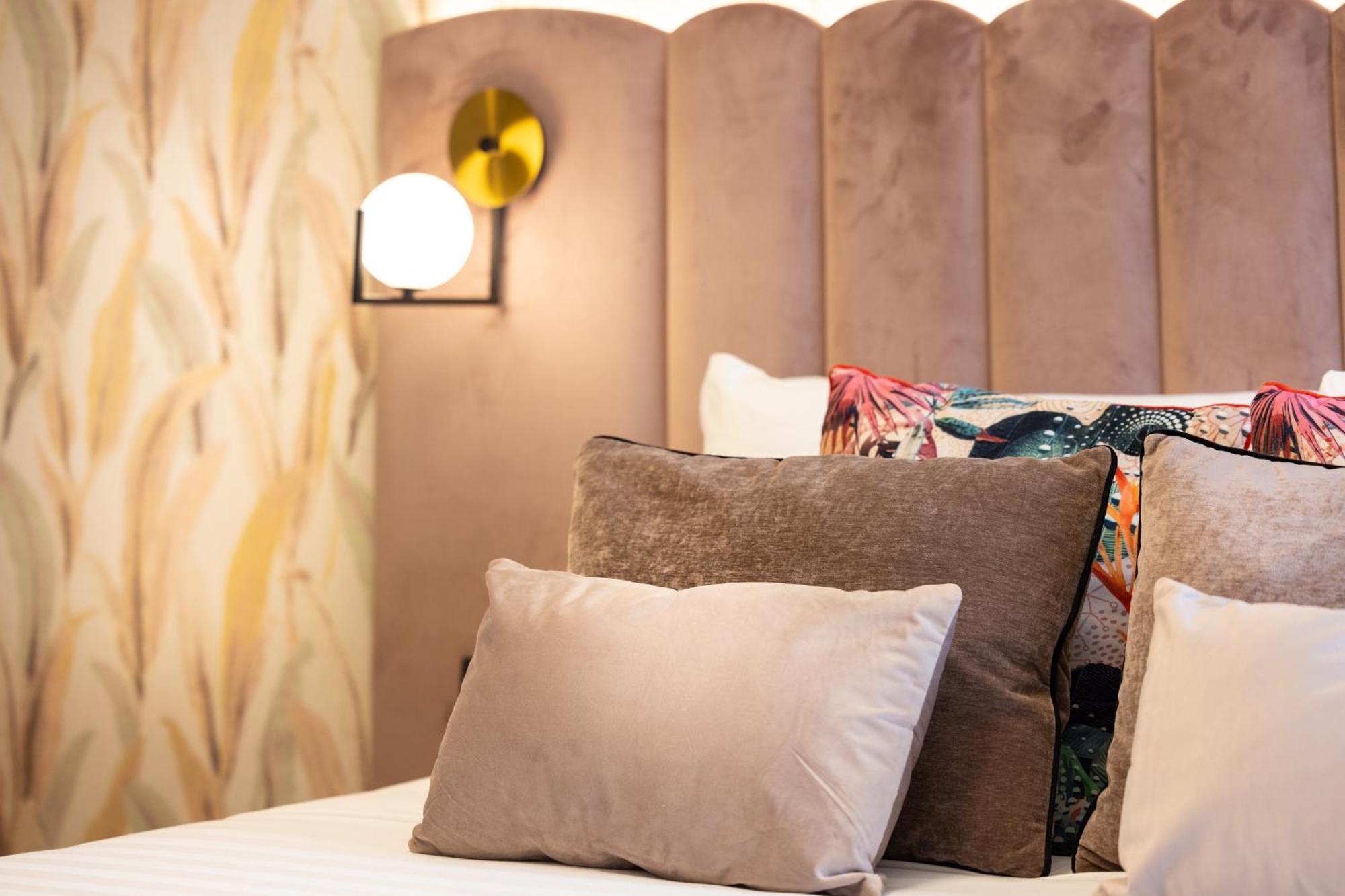 Mavi Luxury Rome