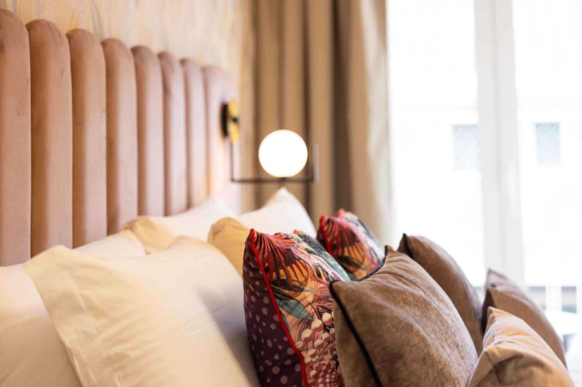 Mavi Luxury * Rome