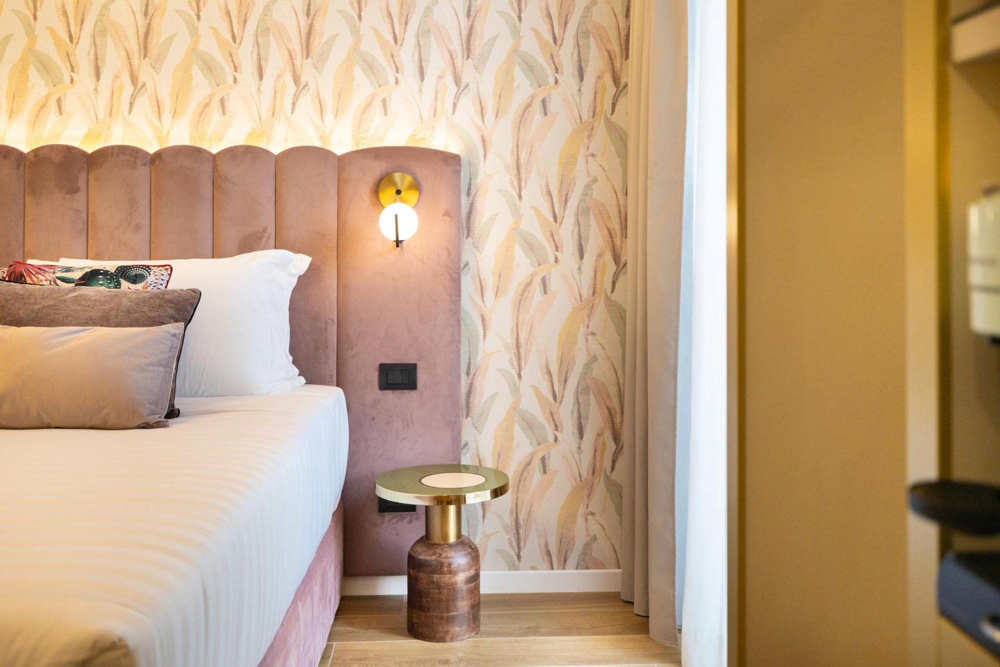Mavi Luxury Rome