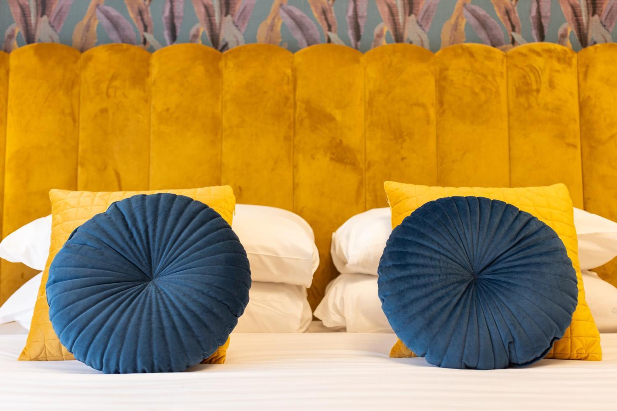 Mavi Luxury Rome