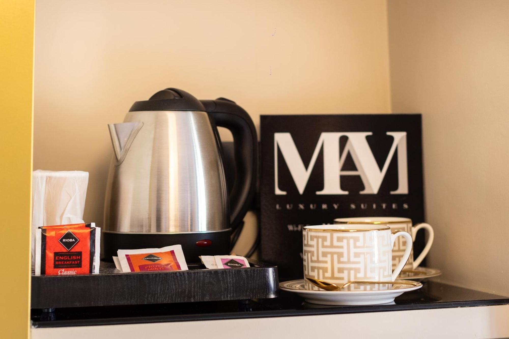 Mavi Luxury Rome