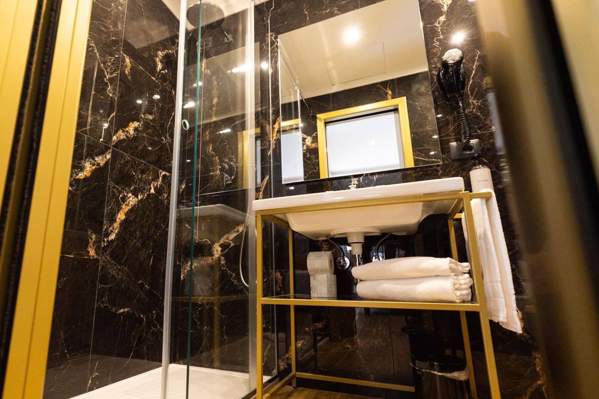 Mavi Luxury *
