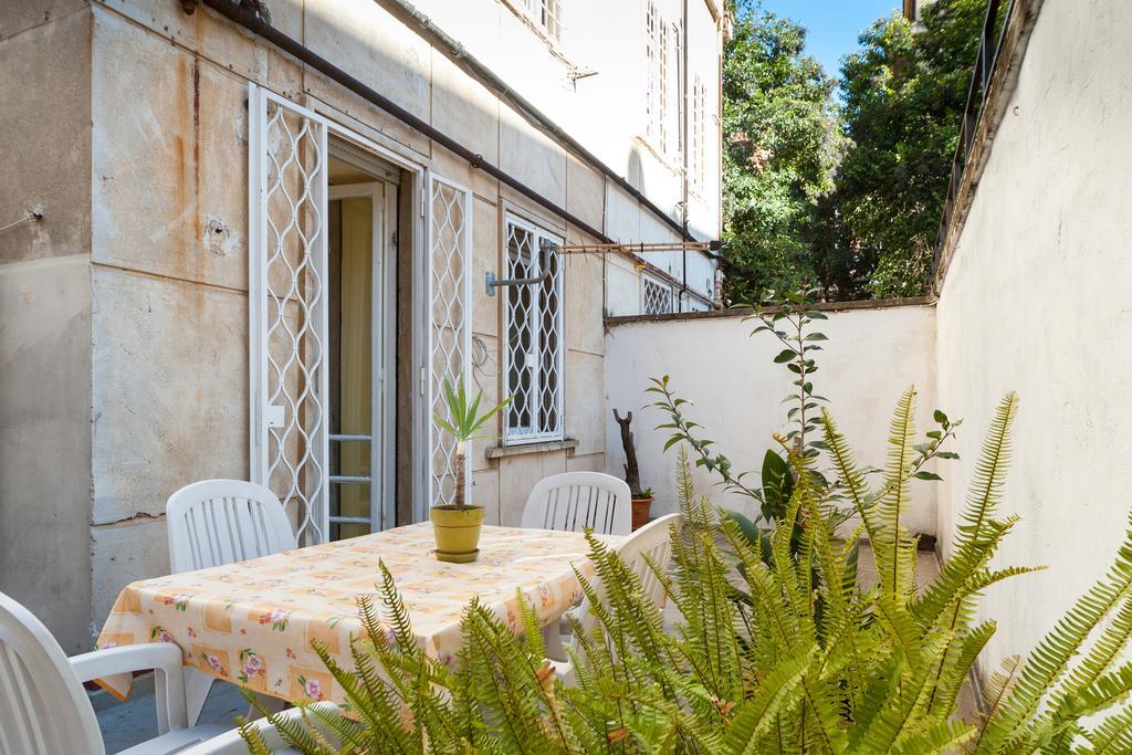 Holiday home Dimora Santa Giuliana Rome