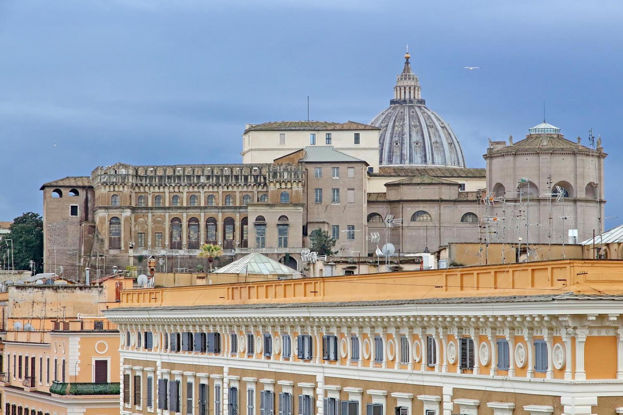 St Peter Giant Apartment Rome