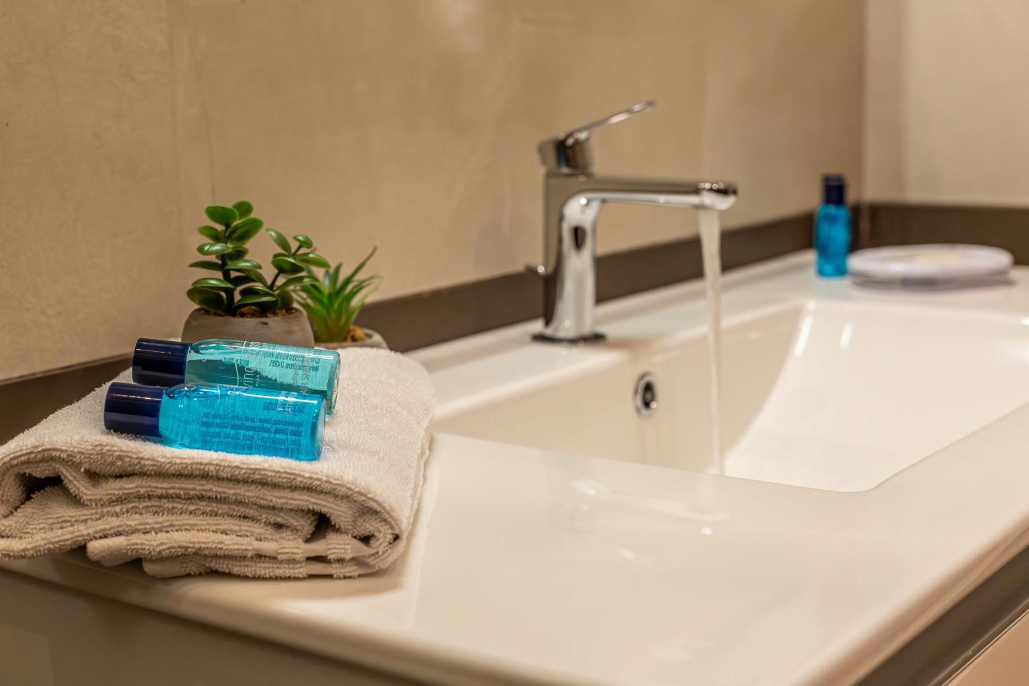 Iflat New Cozy Retreat Near The Colosseum Apartment Rome