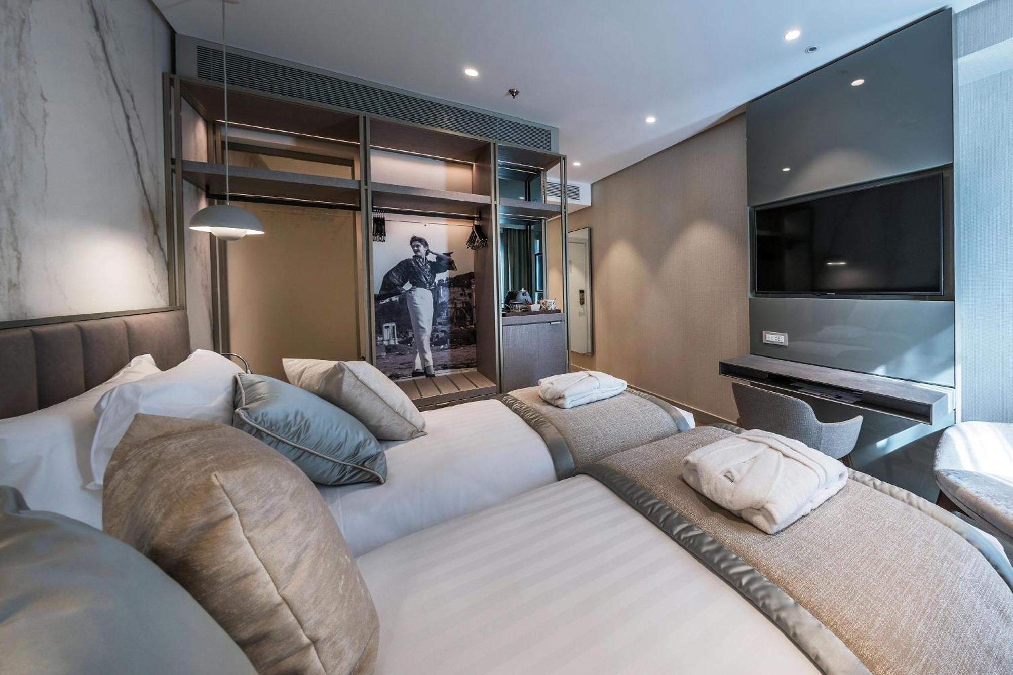 The Regency A Tribute Portfolio 4*