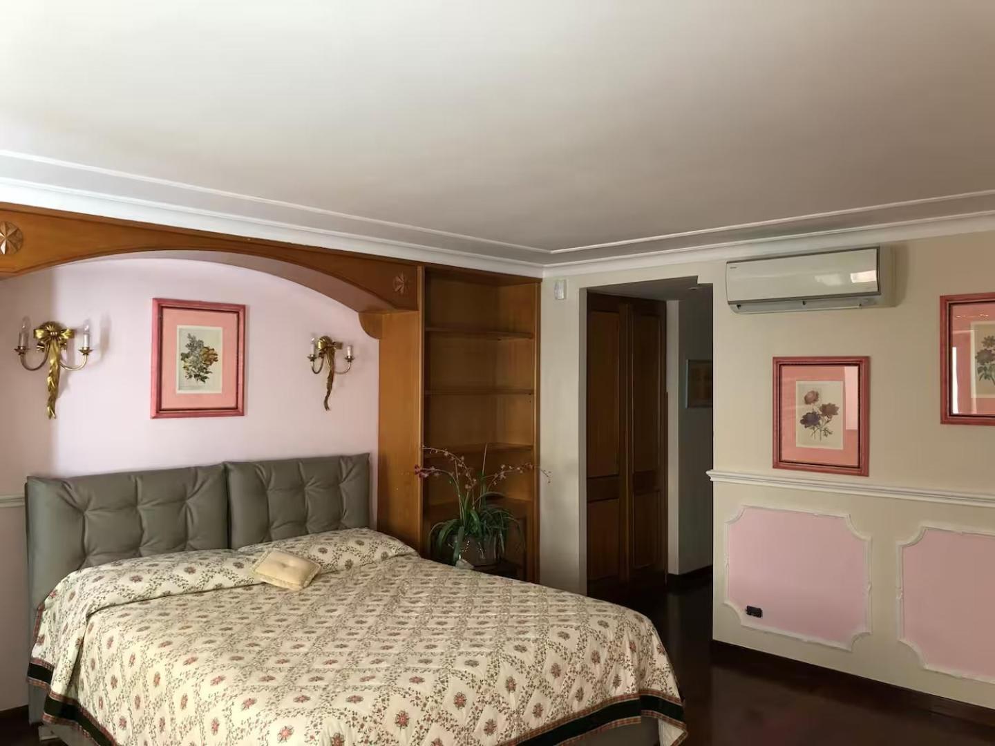 Luxury House With Private Garden Holiday home Rome