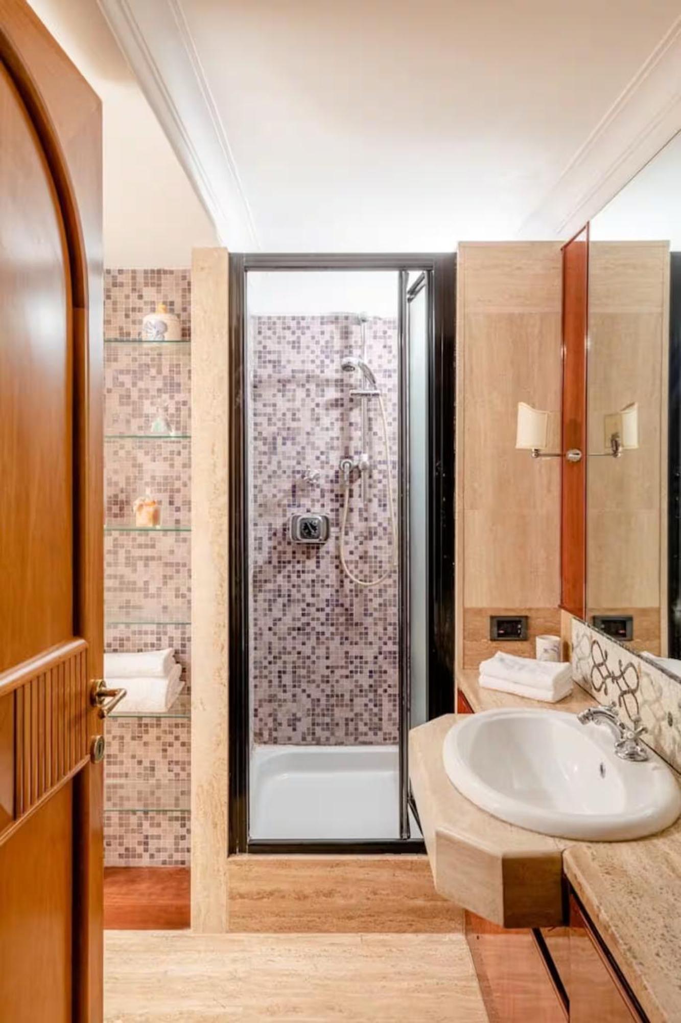 Luxury House With Private Garden Rome