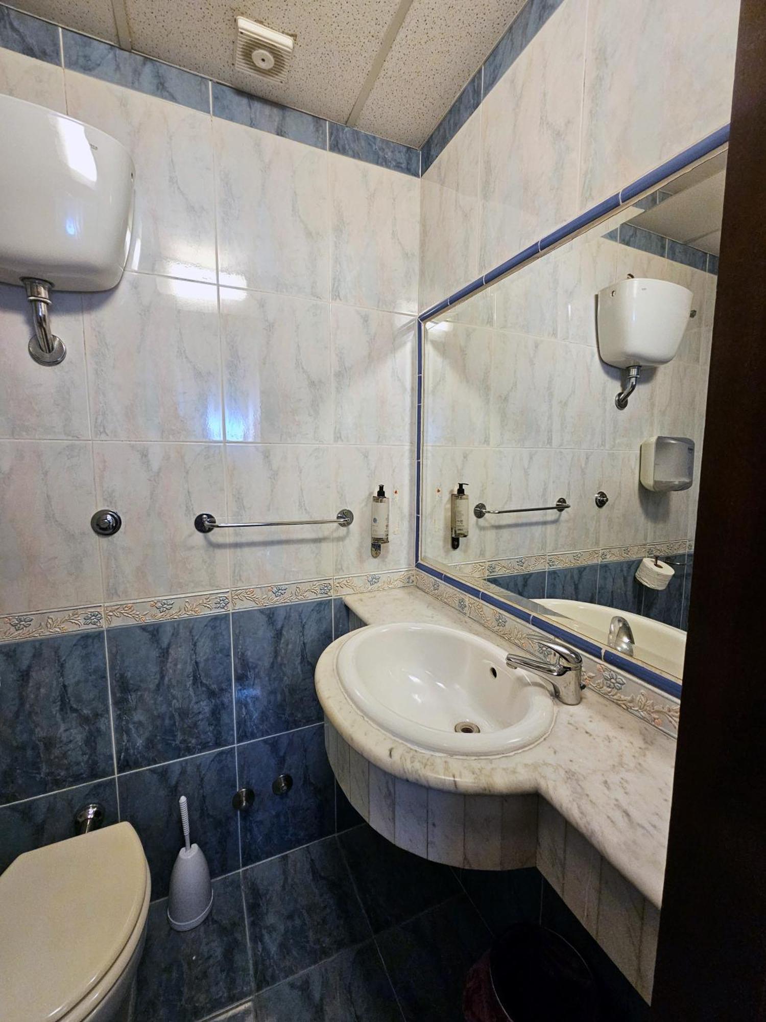 Check In Guest house