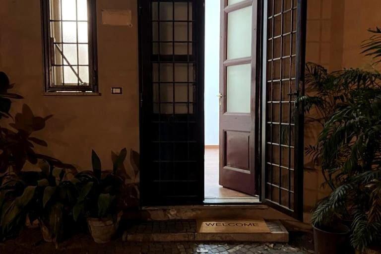 Apartment In Historic Palace Rome
