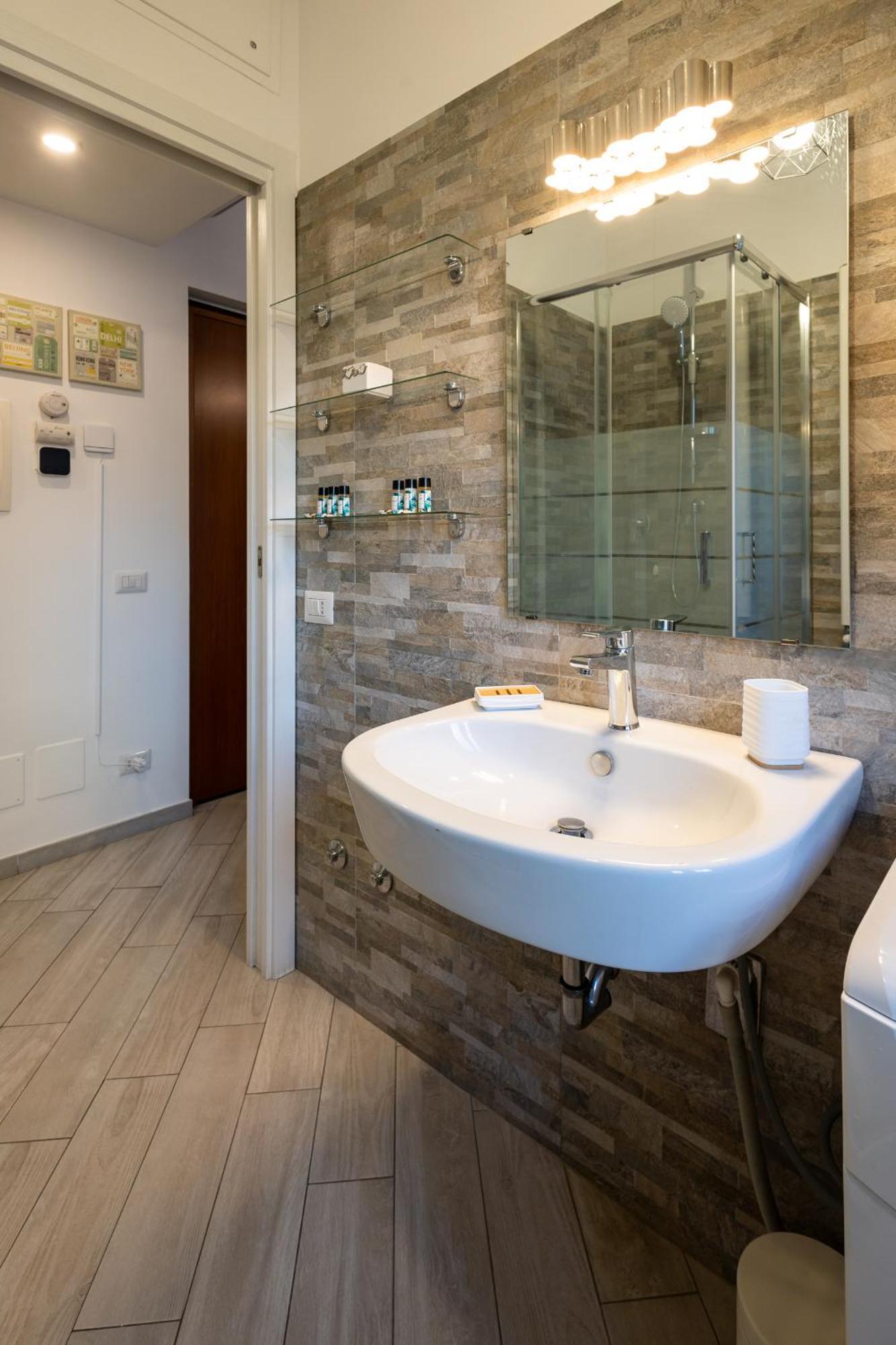 Ottoboni Apartment, 4 Persone, Balcone, Wi-fi, Stazione Tiburtina * Rome