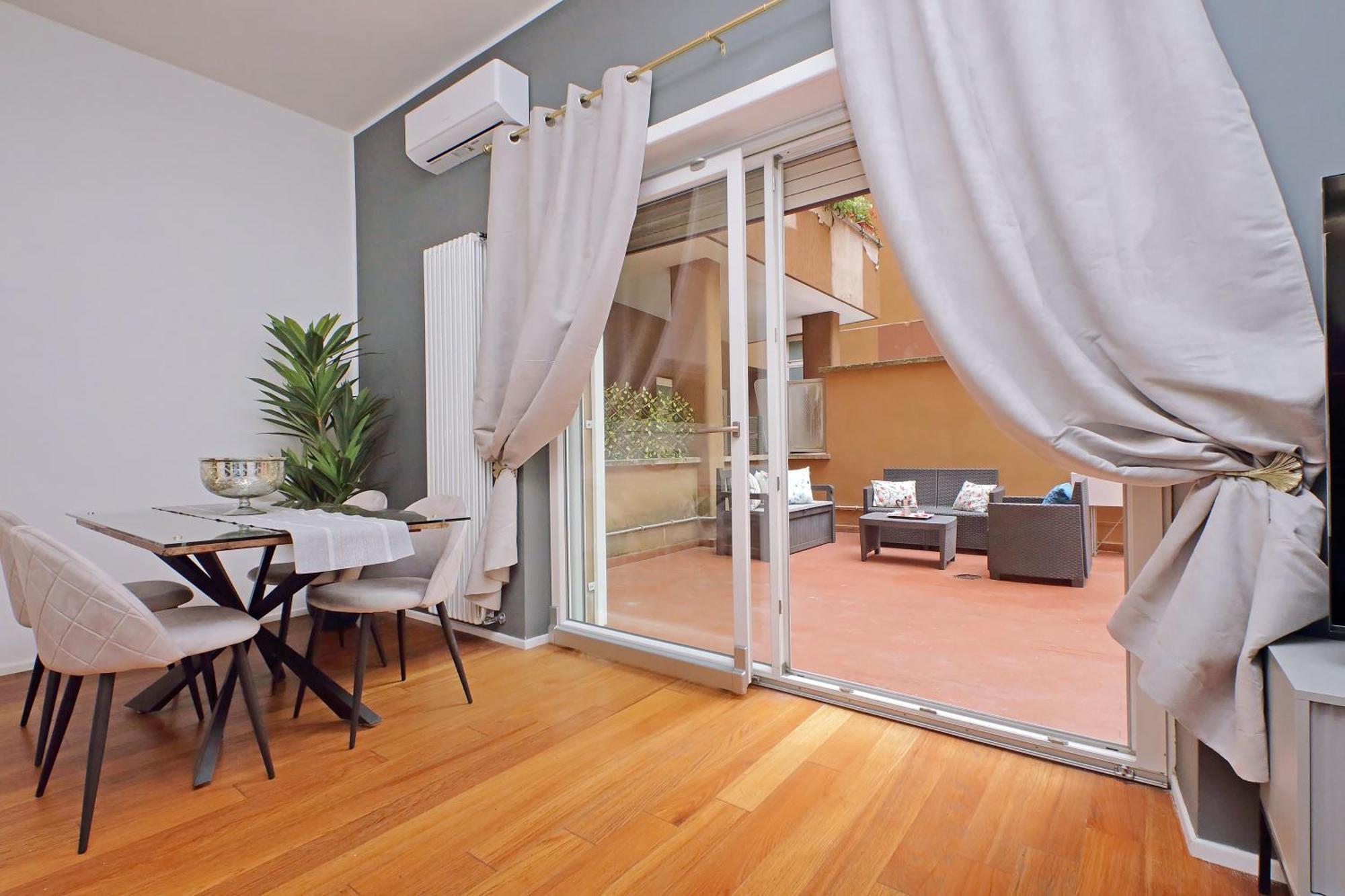 New With Terrace - 150m Metro A Appartement