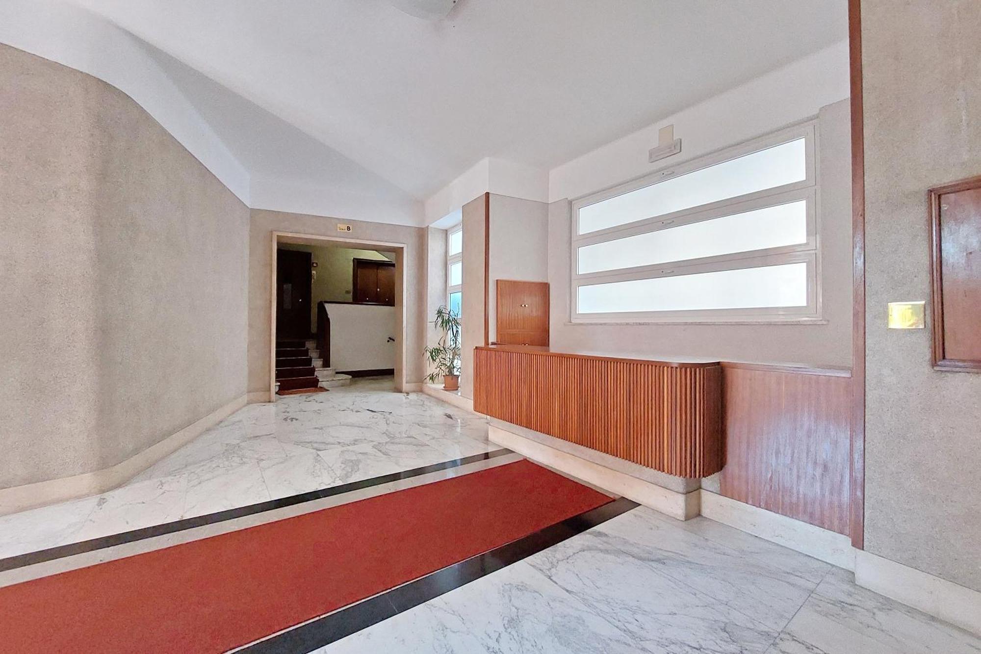 Appartement New With Terrace - 150m Metro A