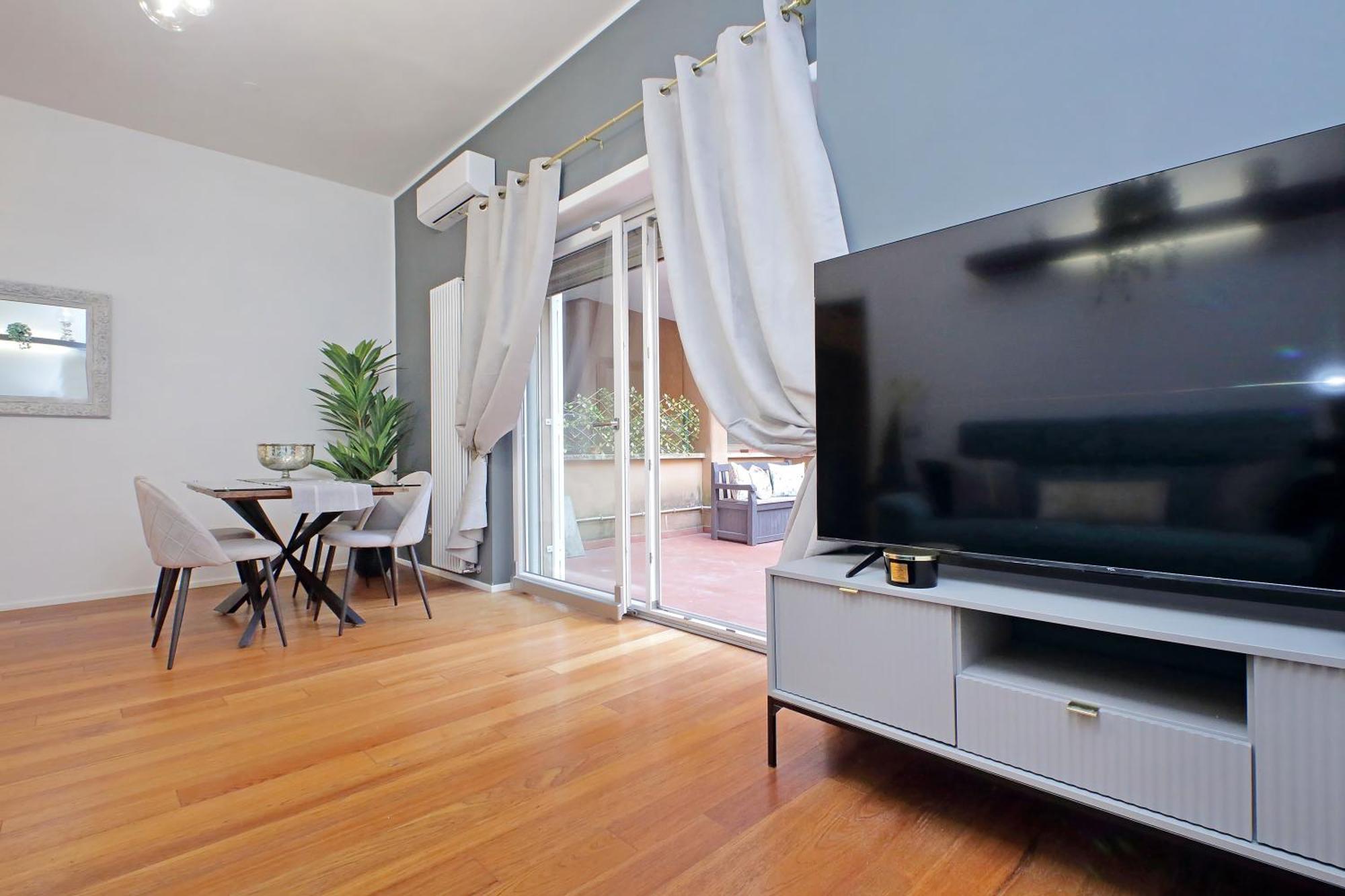 Appartement New With Terrace - 150m Metro A *