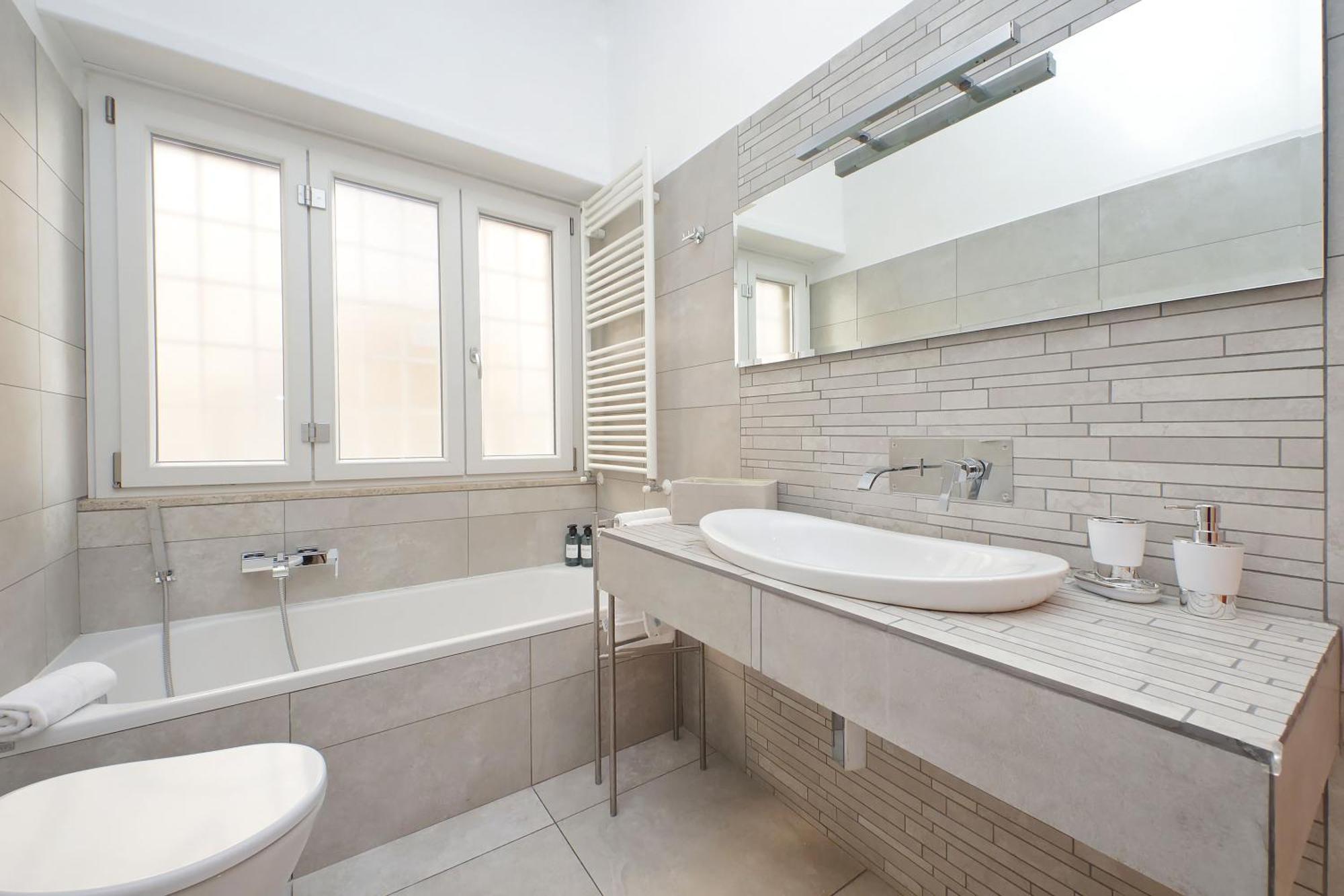 New With Terrace - 150m Metro A Appartement