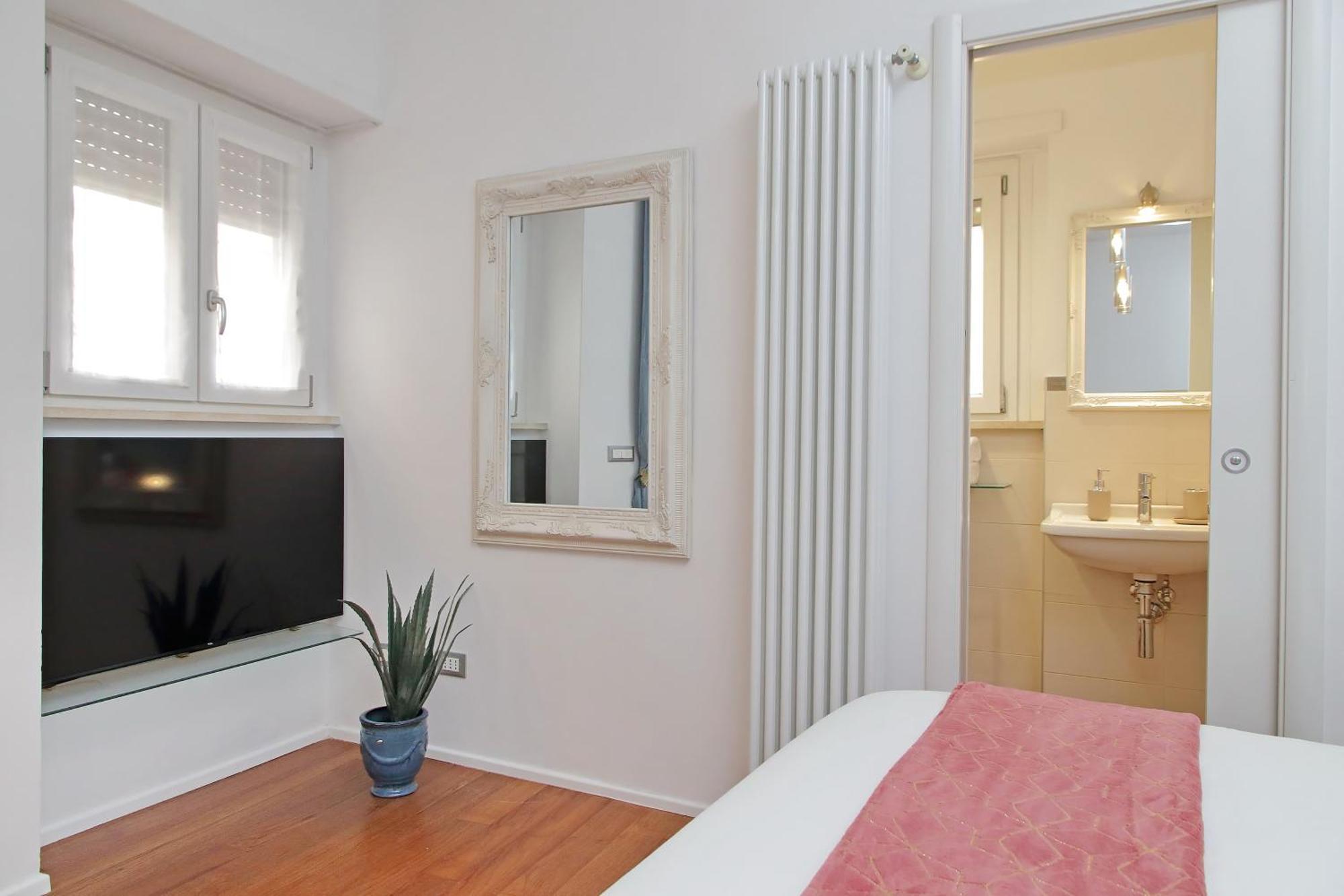 New With Terrace - 150m Metro A Appartement