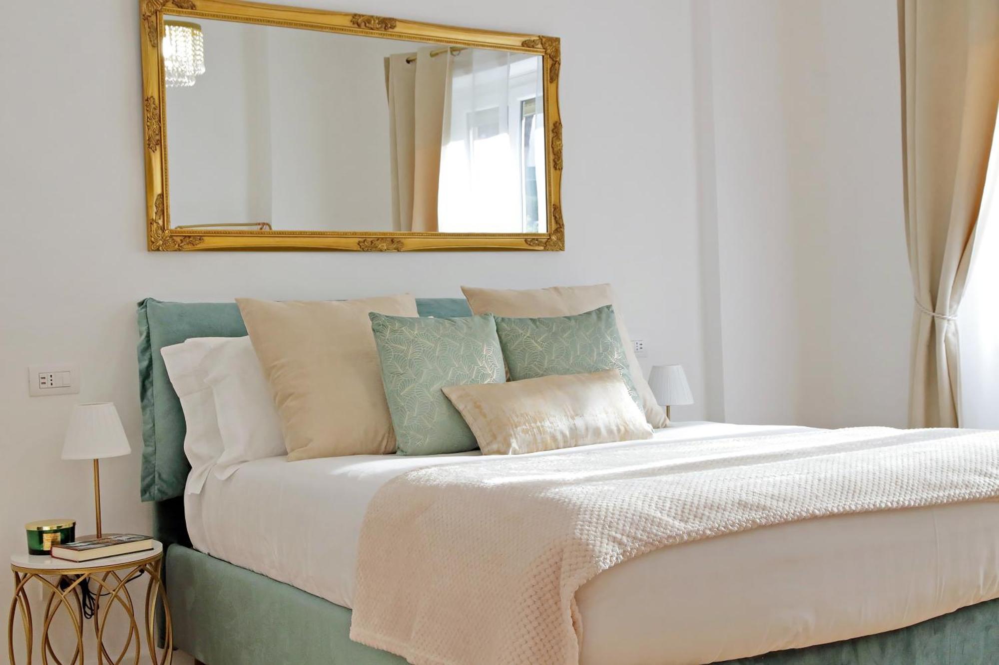 Graceful Near St Peter Metro 100 Mt Apartment *
