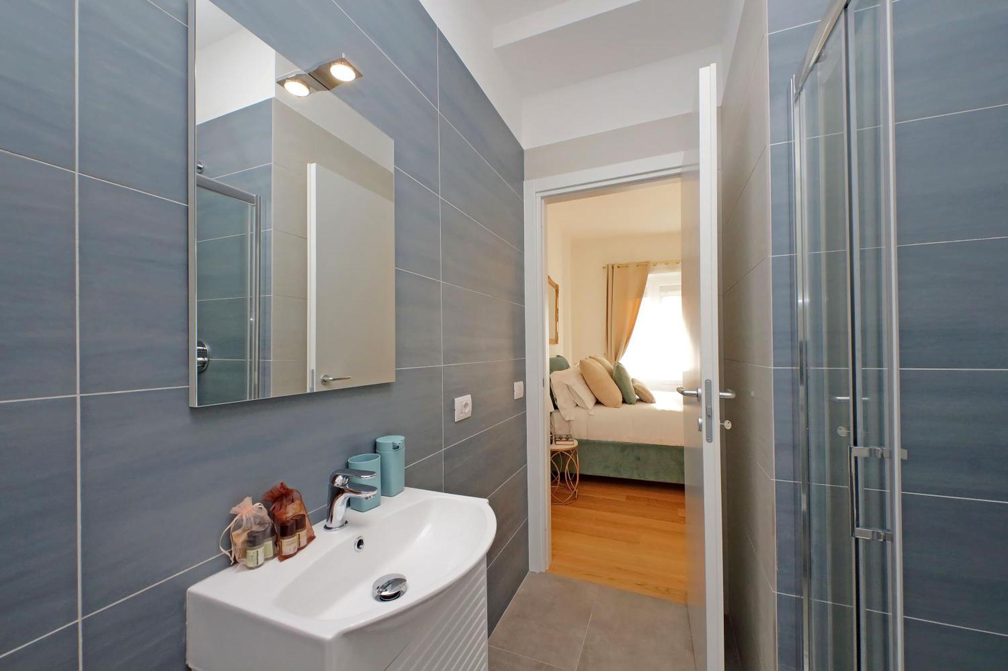 Graceful Near St Peter Metro 100 Mt Apartment Rome