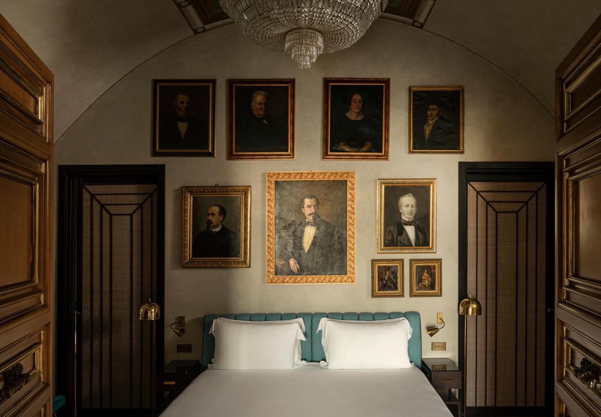 Palazzo Shedir - The Leading Of The World