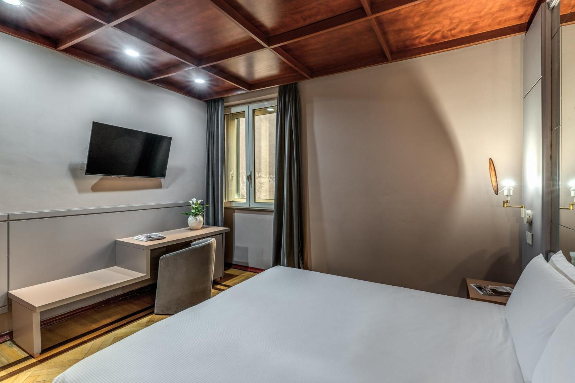 Madison Hotel