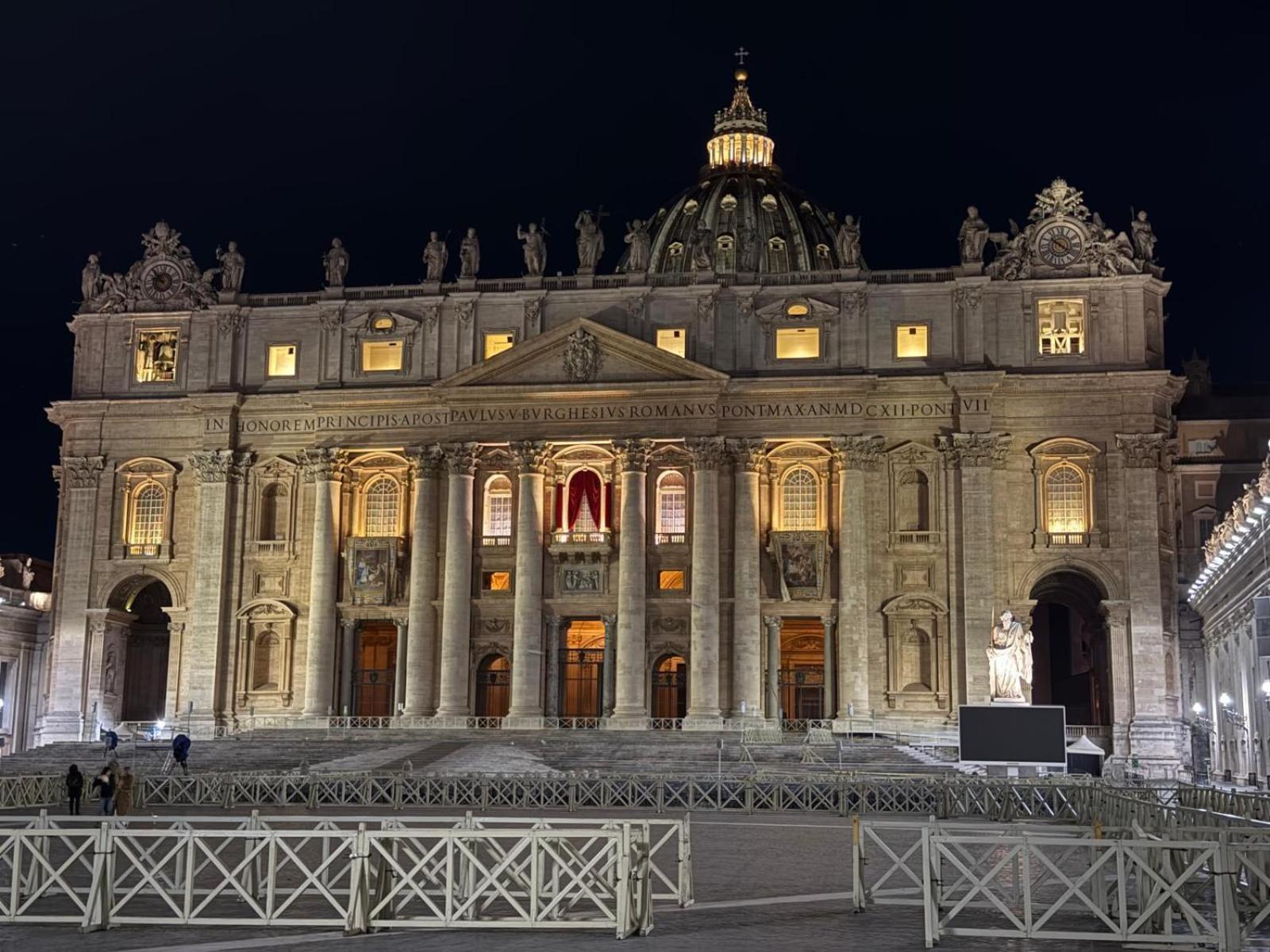Vatican House 98 *