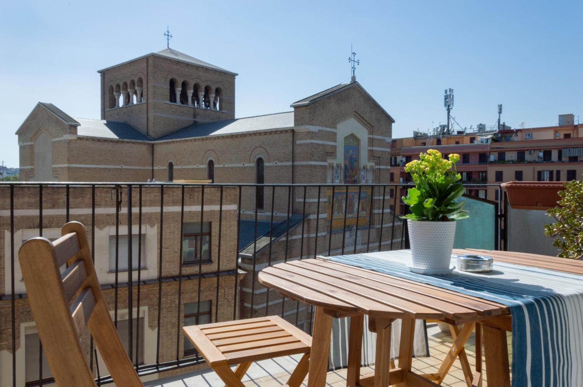 Testaccio Xix-xxv Couette-café