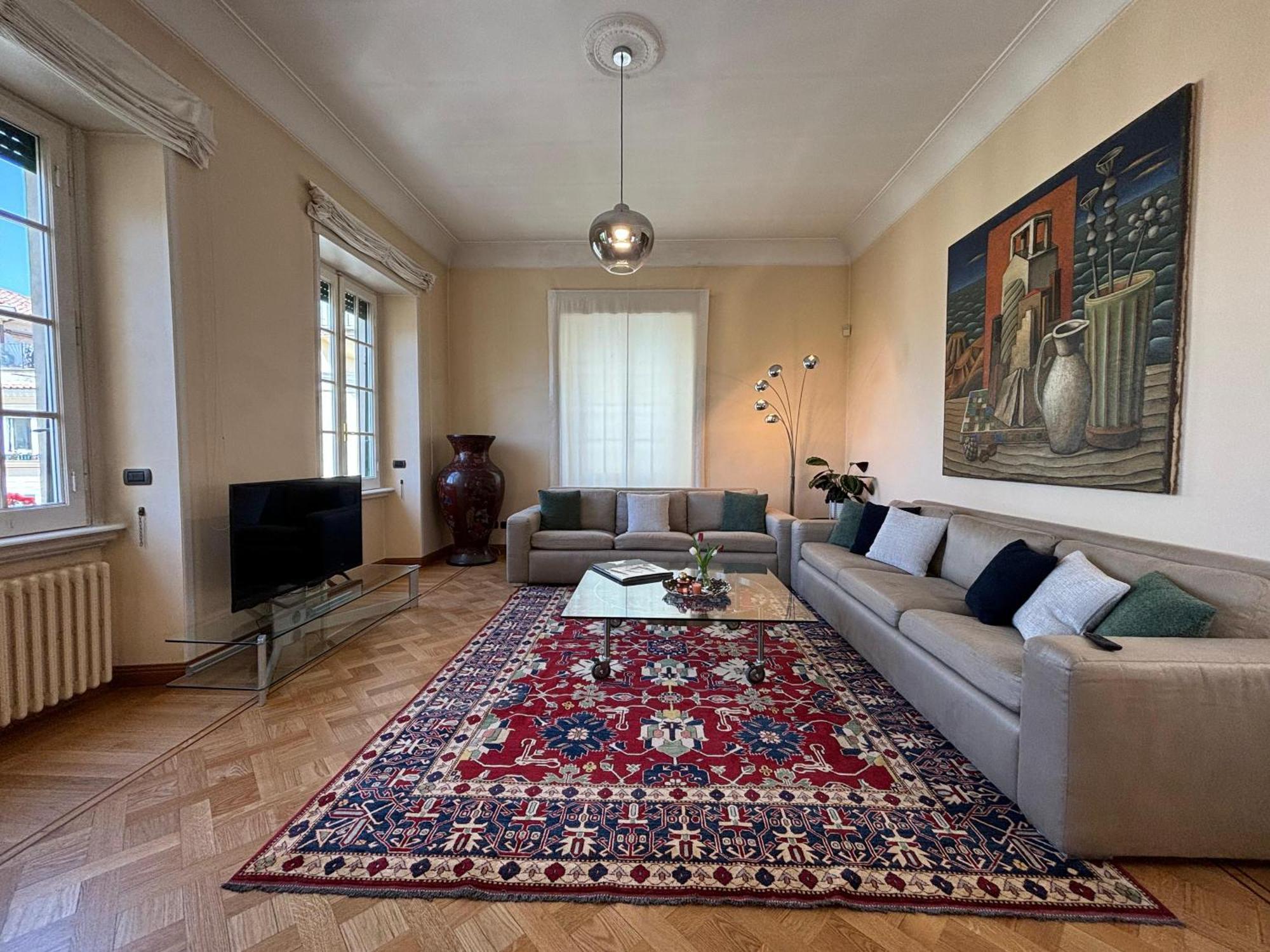 Moon Cove, Borghese Prestige Hideaway Apartment *